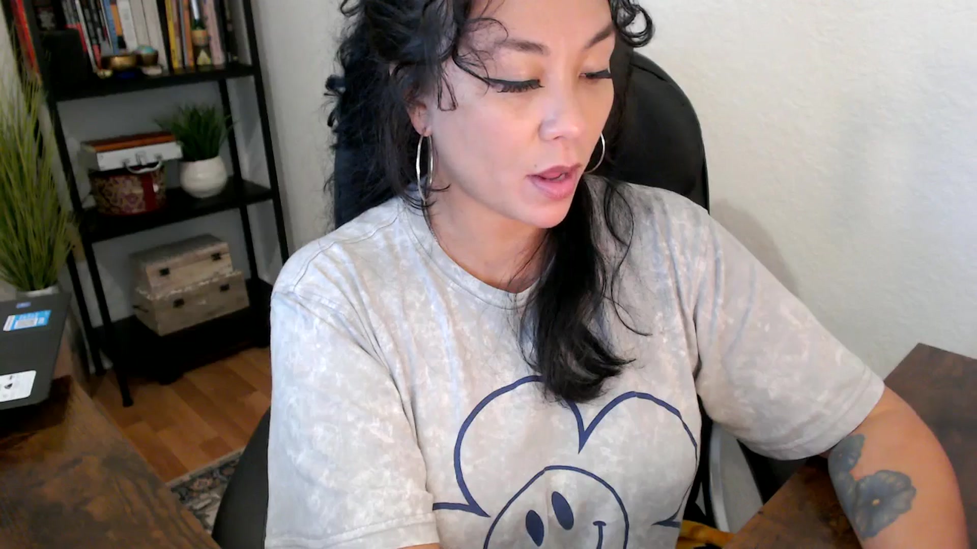 Gallery image thumbnail from MickaylaMinx's myfreecams stream on, 10/01/2024, 19:07 image 7 of 20