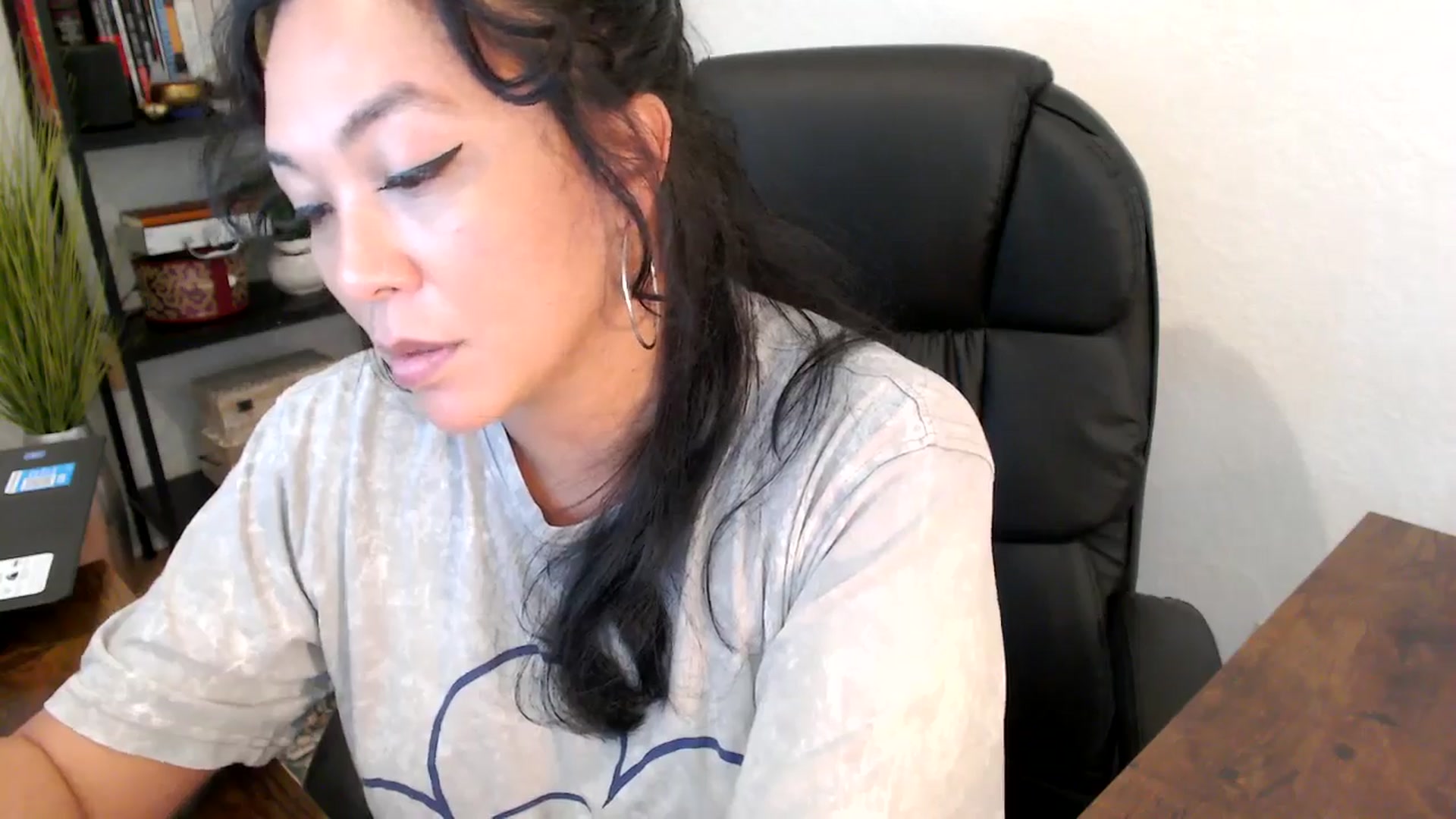 Gallery image thumbnail from MickaylaMinx's myfreecams stream on, 10/01/2024, 19:07 image 19 of 20