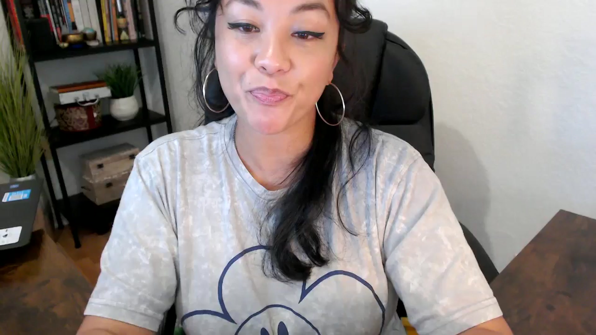 Gallery image thumbnail from MickaylaMinx's myfreecams stream on, 10/01/2024, 19:07 image 10 of 20