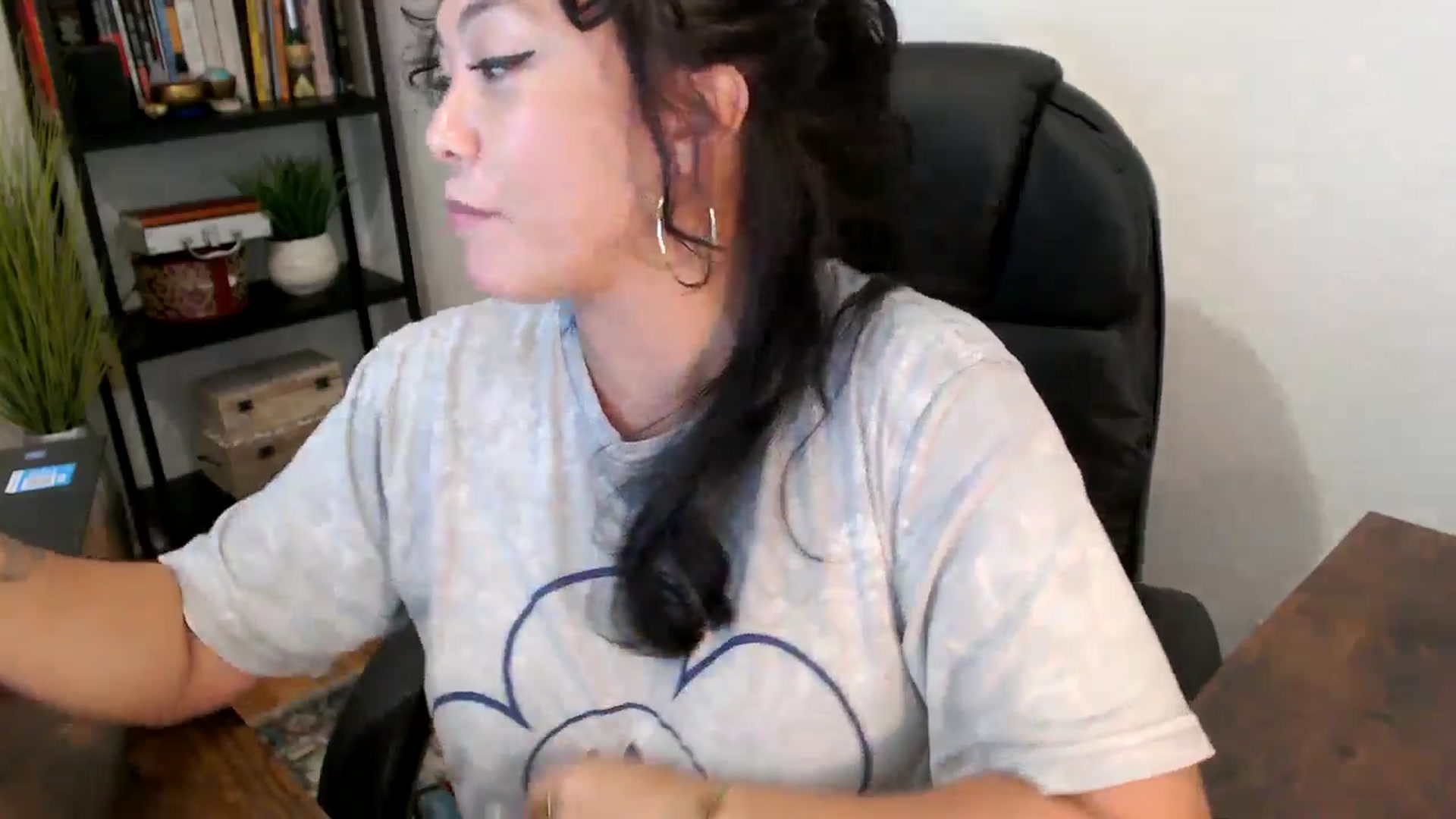 Gallery image thumbnail from MickaylaMinx's myfreecams stream on, 10/01/2024, 19:07 image 4 of 20