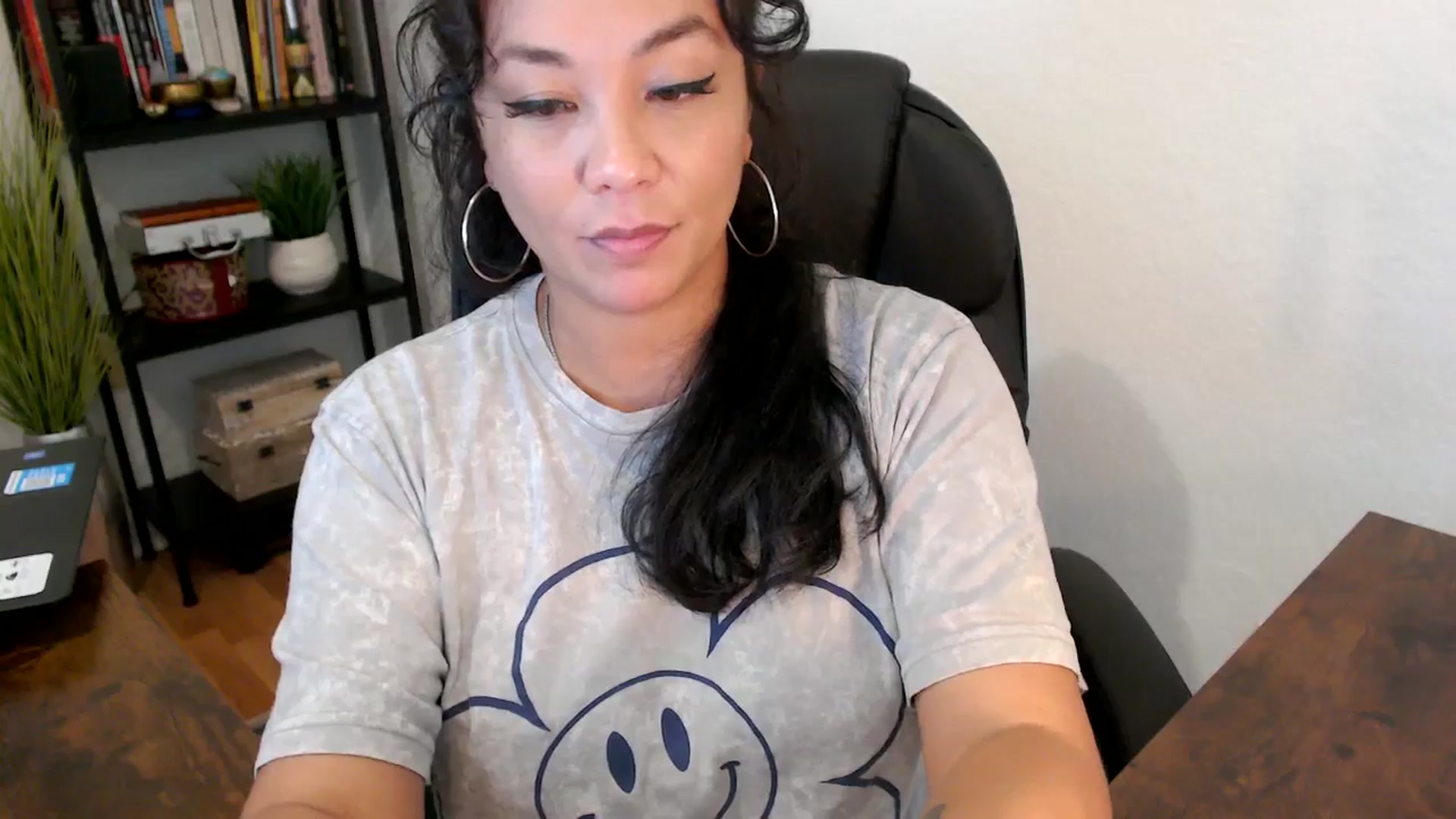 Gallery image thumbnail from MickaylaMinx's myfreecams stream on, 10/01/2024, 19:36 image 18 of 20