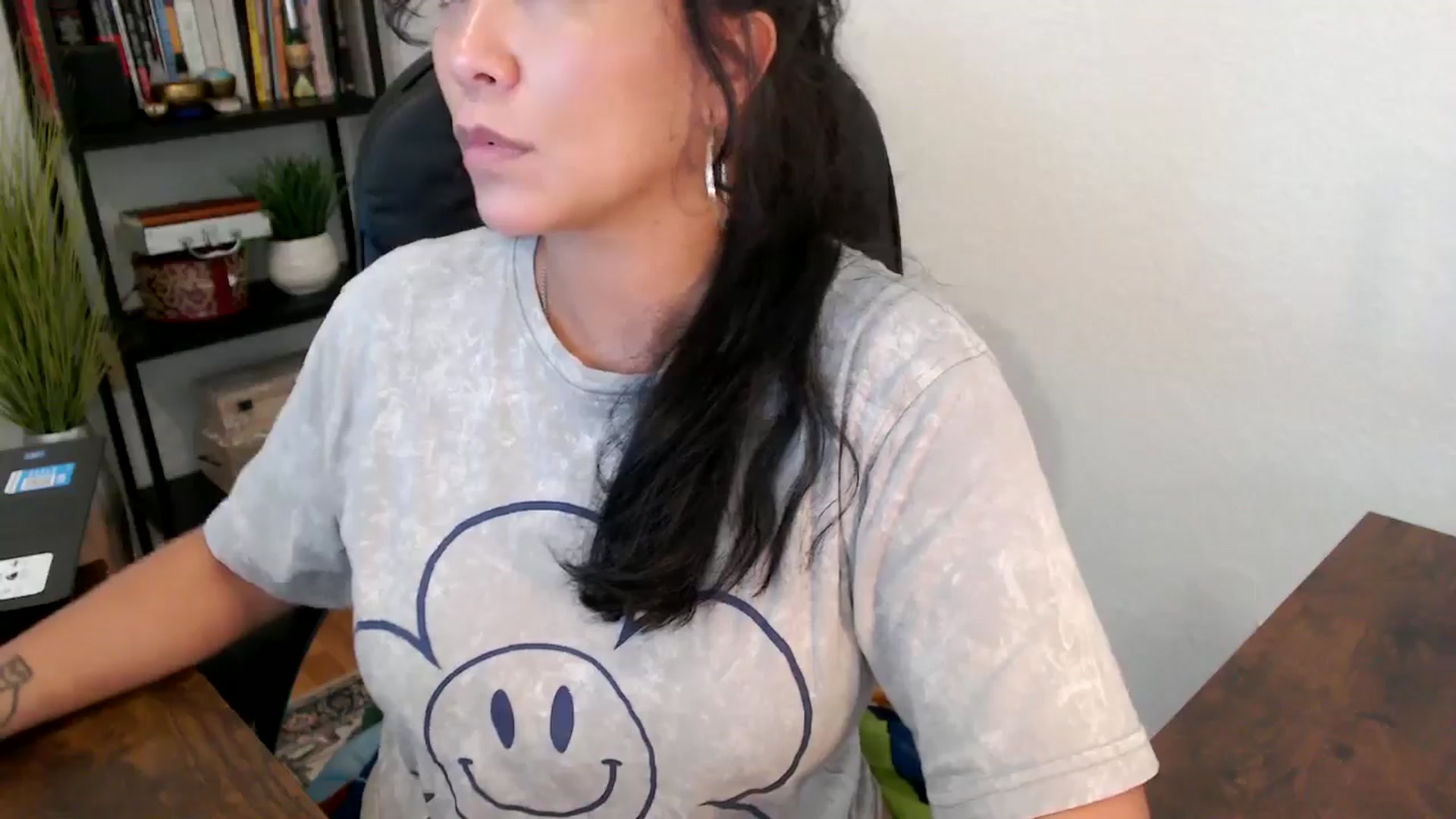 Gallery image thumbnail from MickaylaMinx's myfreecams stream on, 10/01/2024, 20:13 image 19 of 20