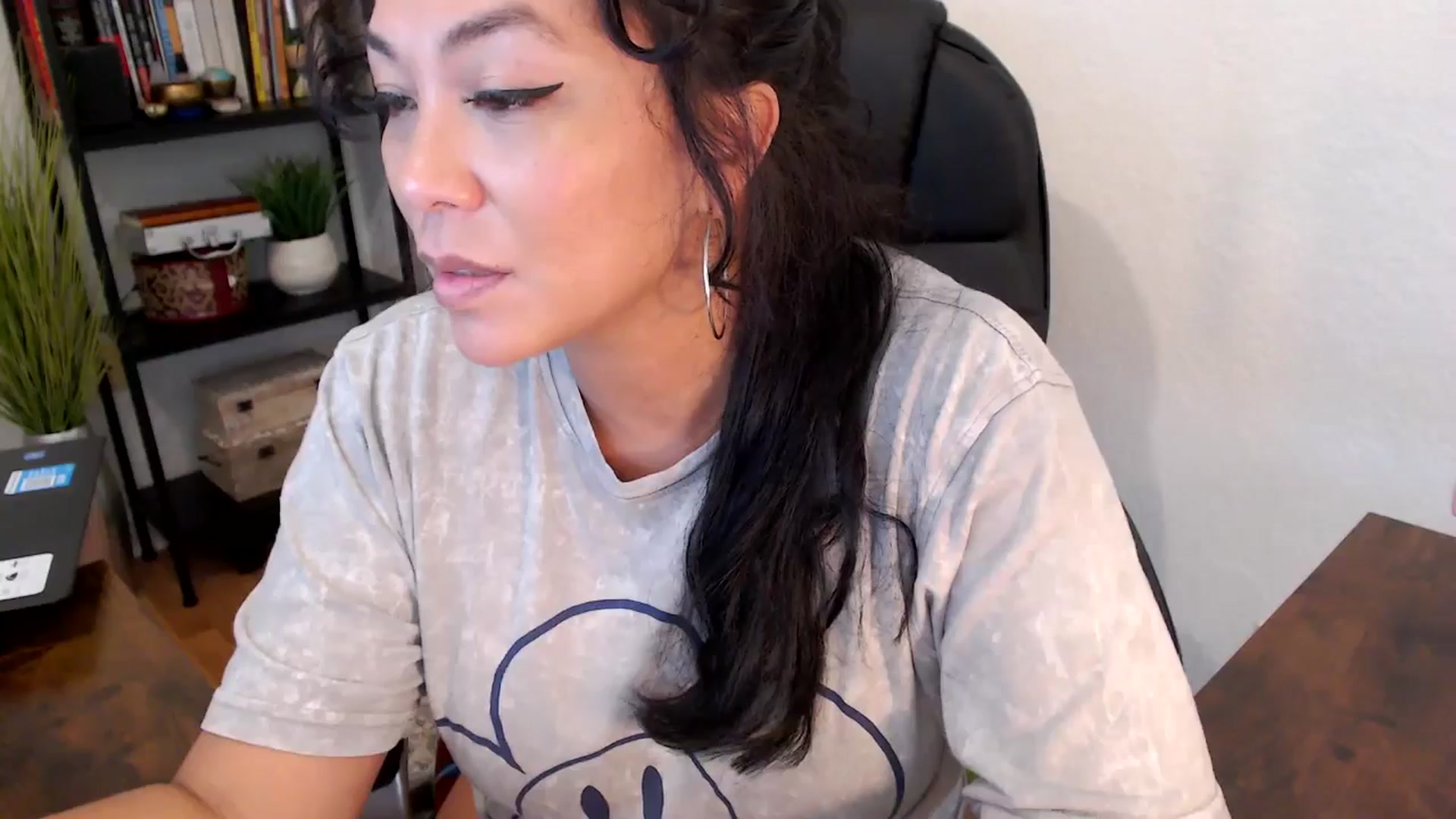 Gallery image thumbnail from MickaylaMinx's myfreecams stream on, 10/01/2024, 20:13 image 8 of 20