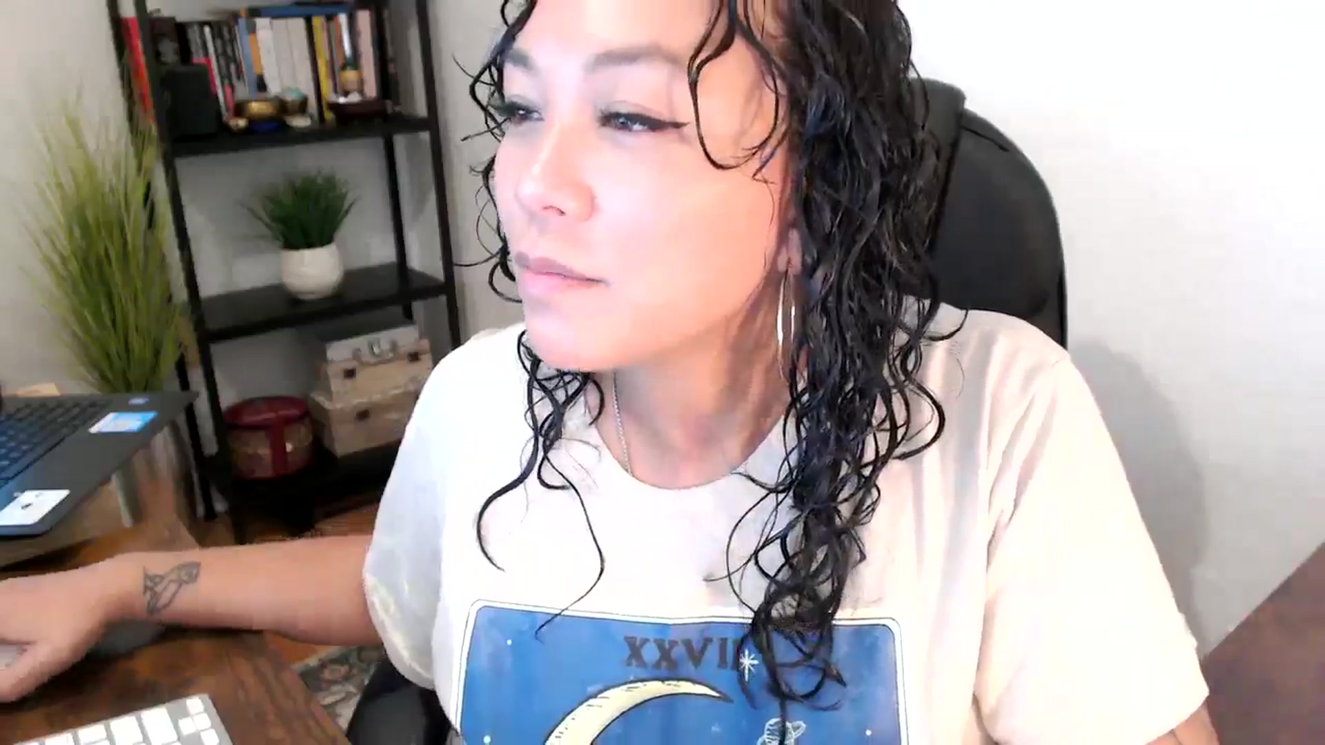Gallery image thumbnail from MickaylaMinx's myfreecams stream on, 10/02/2024, 14:53 image 15 of 20