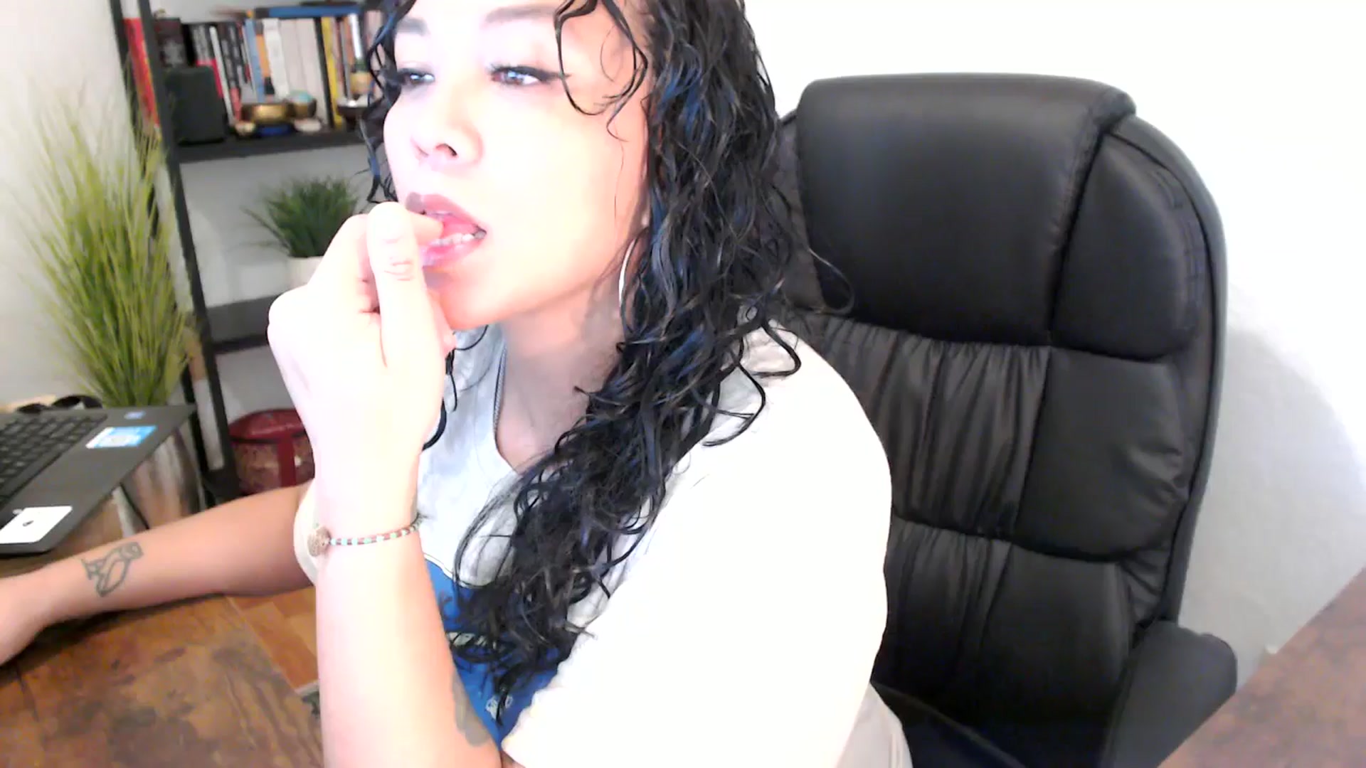 Gallery image thumbnail from MickaylaMinx's myfreecams stream on, 10/02/2024, 18:05 image 15 of 20