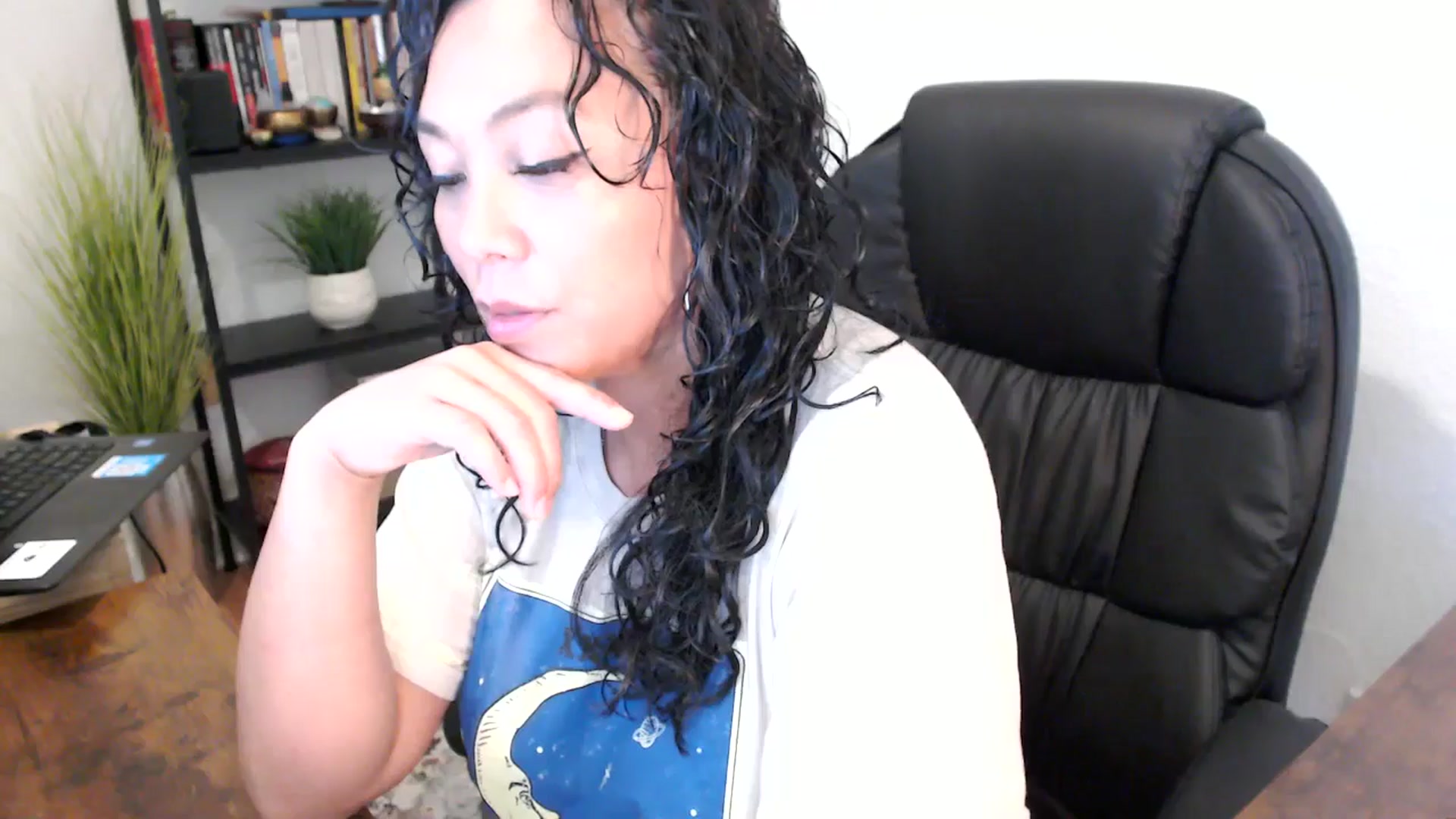 Gallery image thumbnail from MickaylaMinx's myfreecams stream on, 10/02/2024, 18:05 image 18 of 20