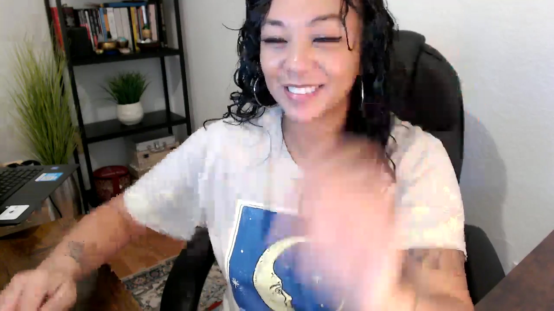 Gallery image thumbnail from MickaylaMinx's myfreecams stream on, 10/02/2024, 18:28 image 8 of 20