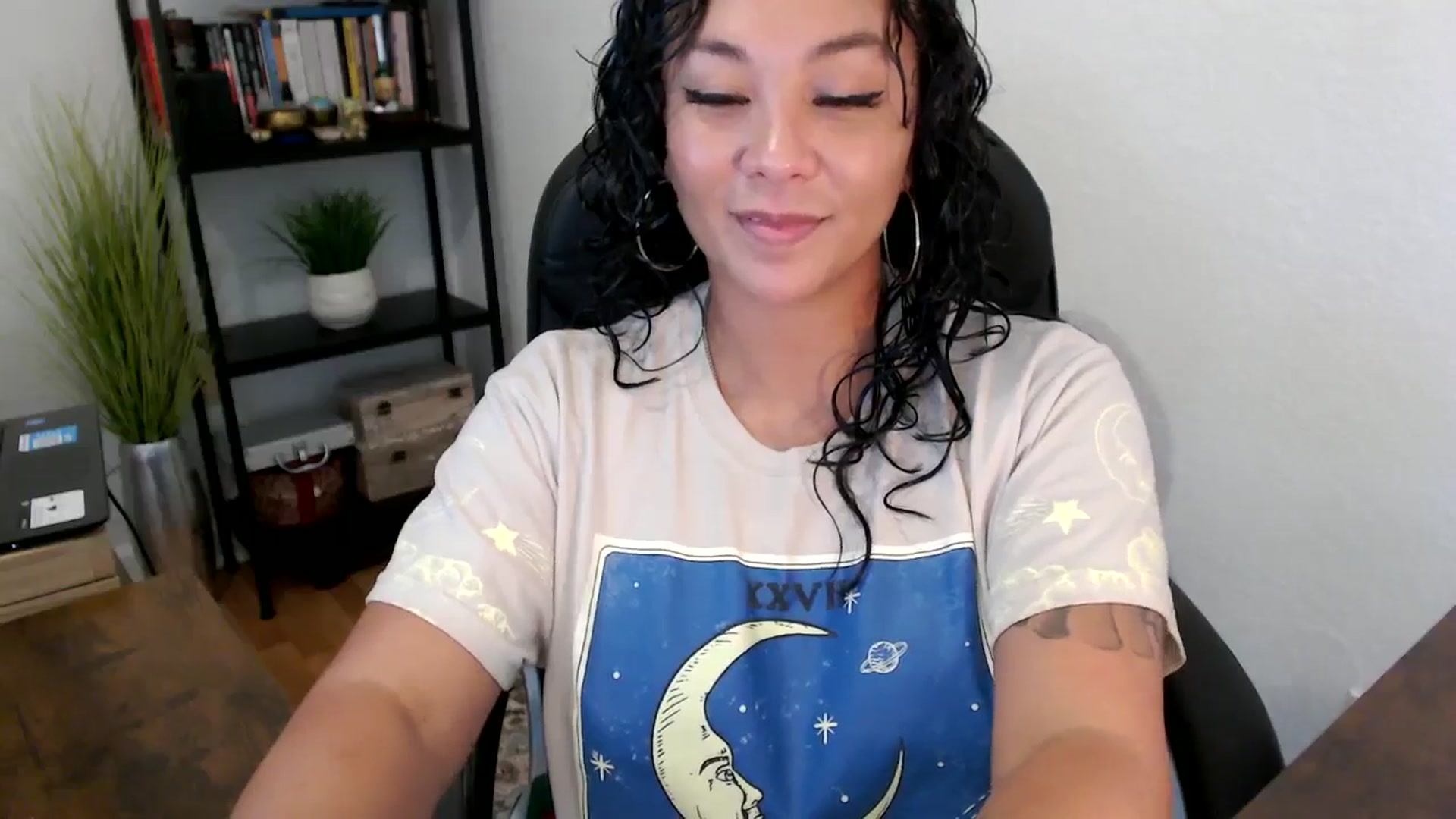 Gallery image thumbnail from MickaylaMinx's myfreecams stream on, 10/02/2024, 19:14 image 12 of 20