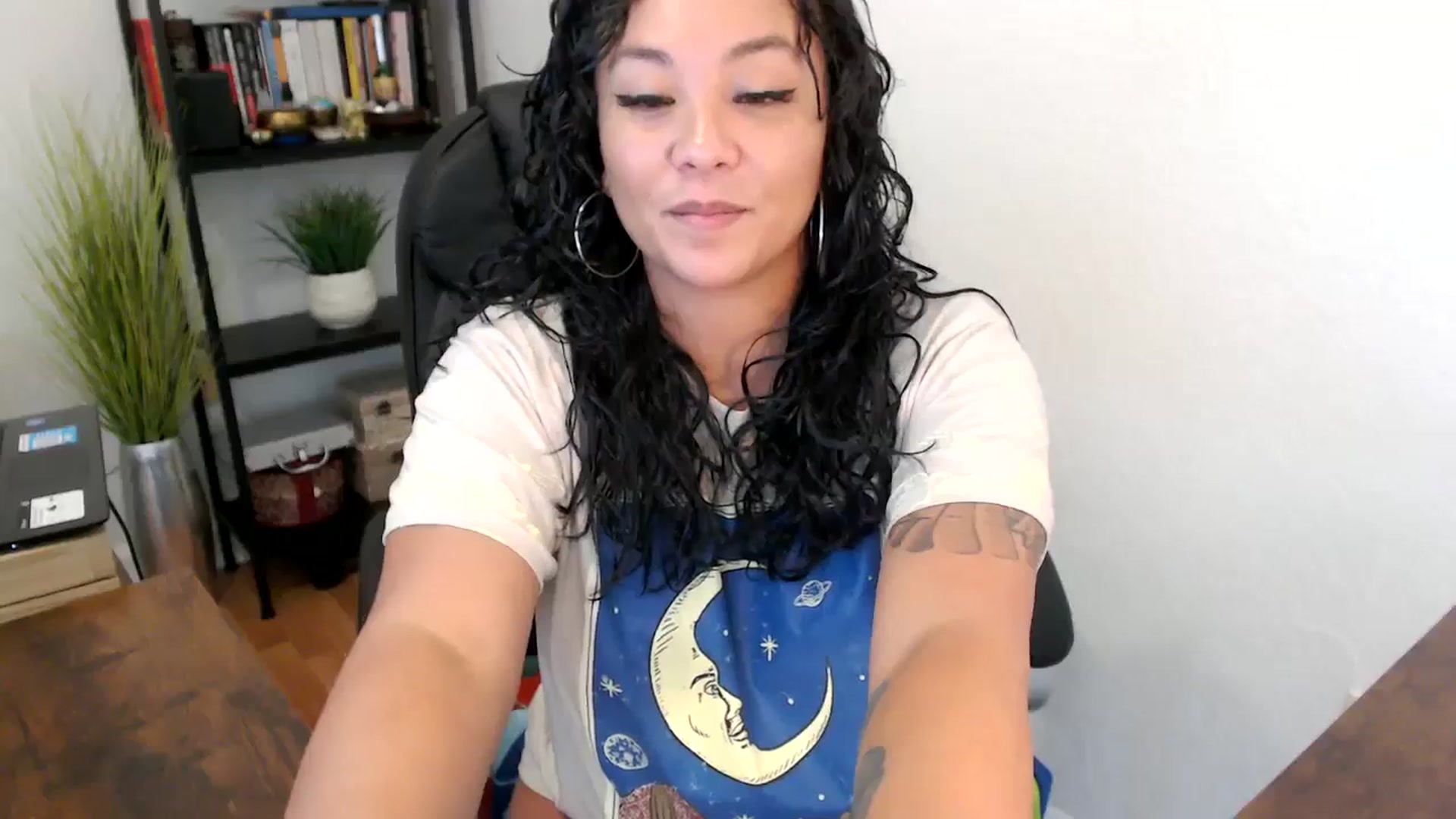 Gallery image thumbnail from MickaylaMinx's myfreecams stream on, 10/02/2024, 19:38 image 11 of 20