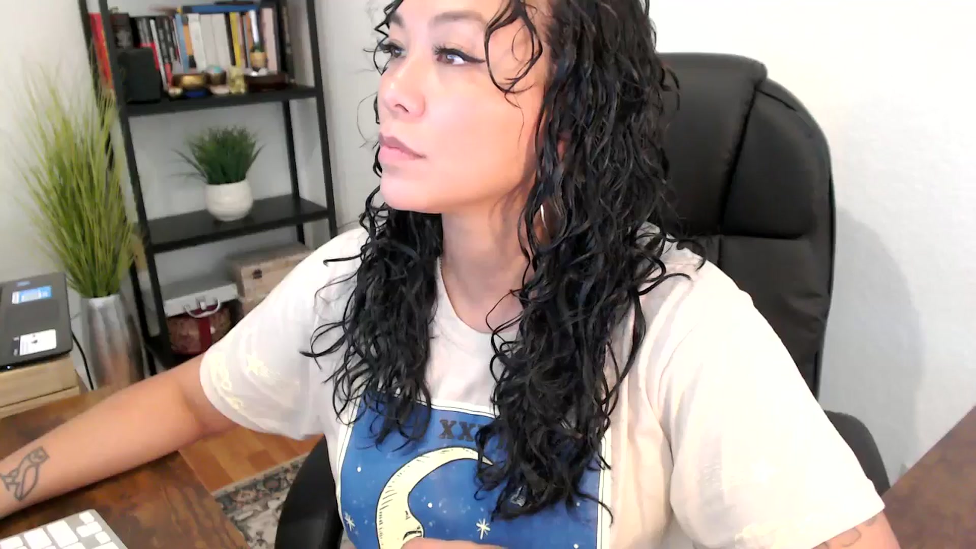 Gallery image thumbnail from MickaylaMinx's myfreecams stream on, 10/02/2024, 20:21 image 13 of 20