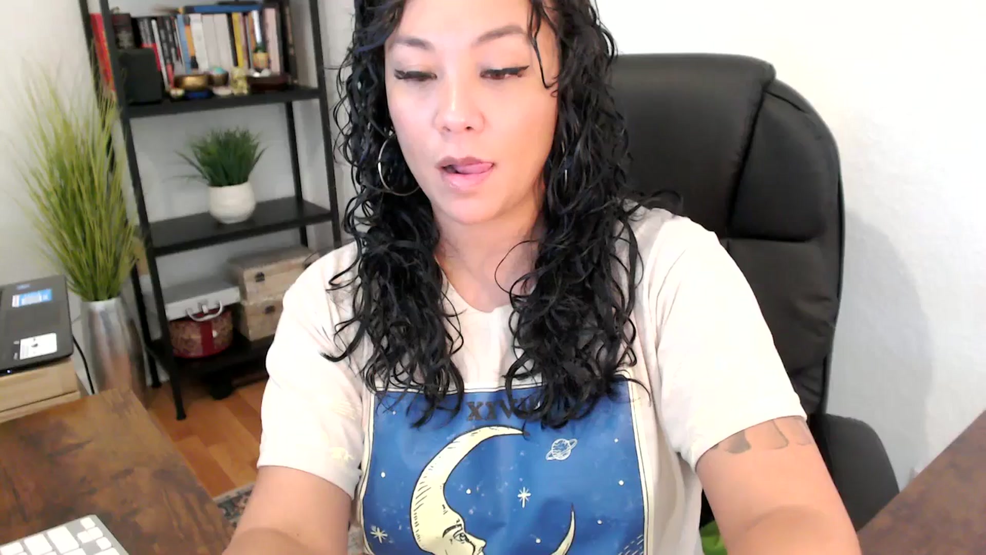 Gallery image thumbnail from MickaylaMinx's myfreecams stream on, 10/02/2024, 20:21 image 14 of 20
