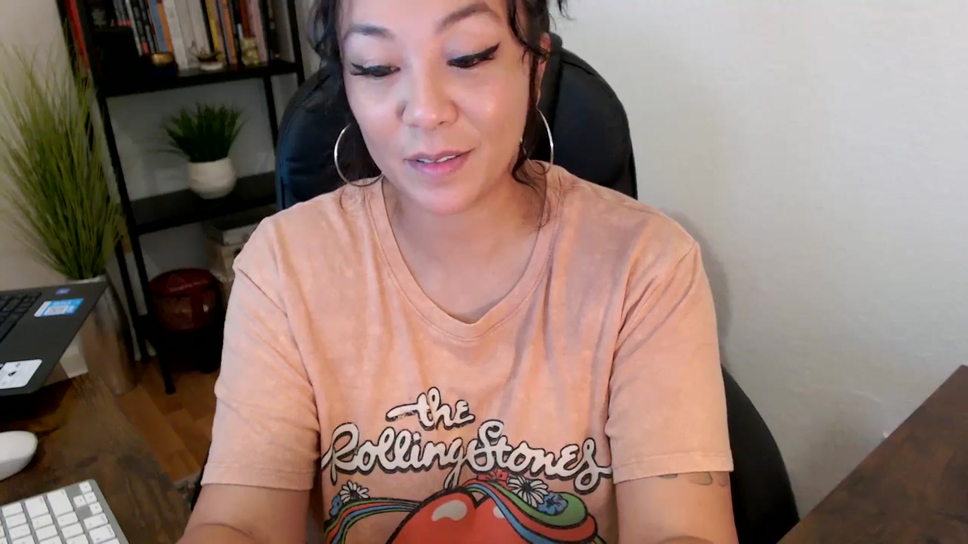 Gallery image thumbnail from MickaylaMinx's myfreecams stream on, 10/03/2024, 15:32 image 10 of 20