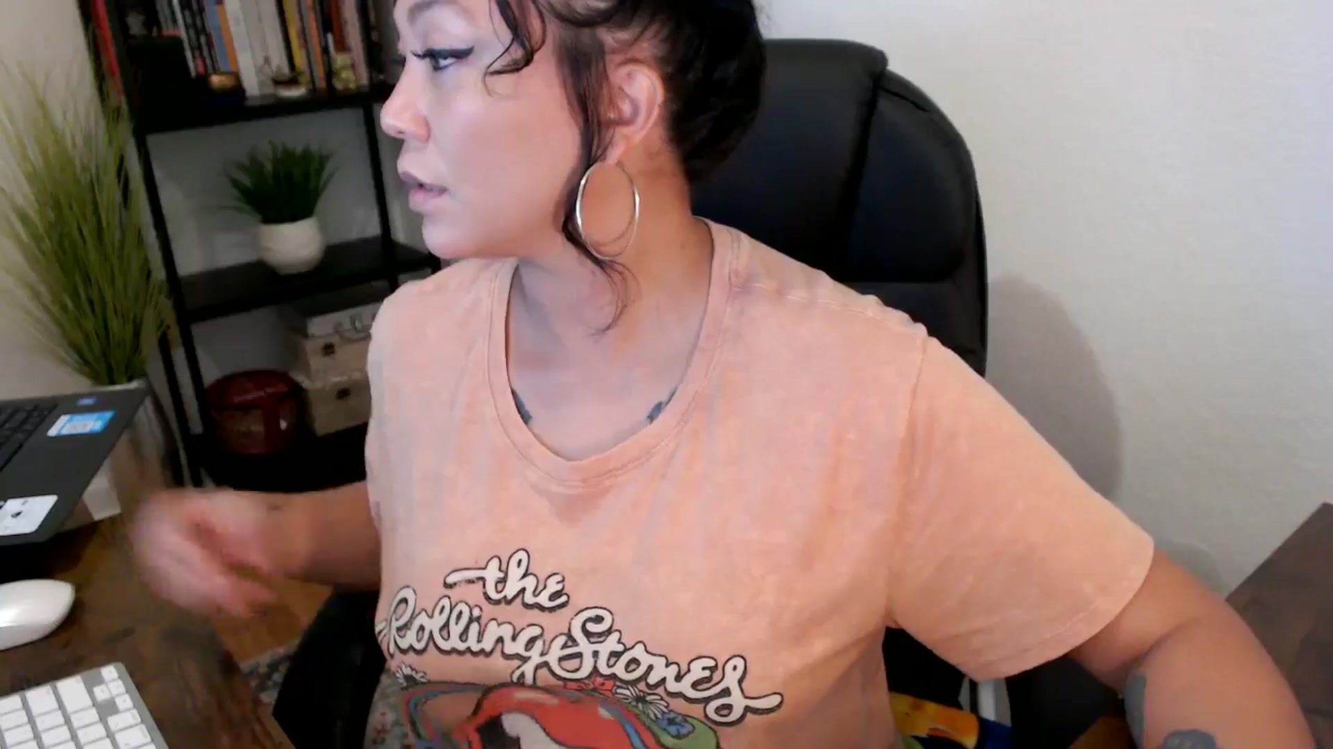 Gallery image thumbnail from MickaylaMinx's myfreecams stream on, 10/03/2024, 15:32 image 17 of 20