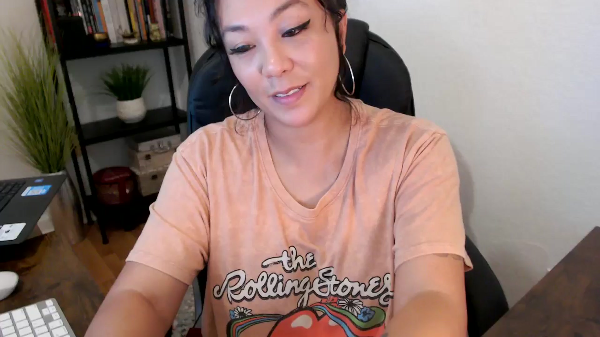 Gallery image thumbnail from MickaylaMinx's myfreecams stream on, 10/03/2024, 15:32 image 18 of 20