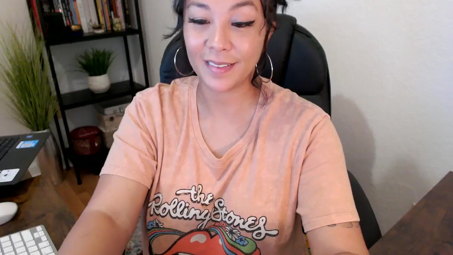 Gallery image thumbnail from MickaylaMinx's myfreecams stream on, 10/03/2024, 15:32 image 16 of 20