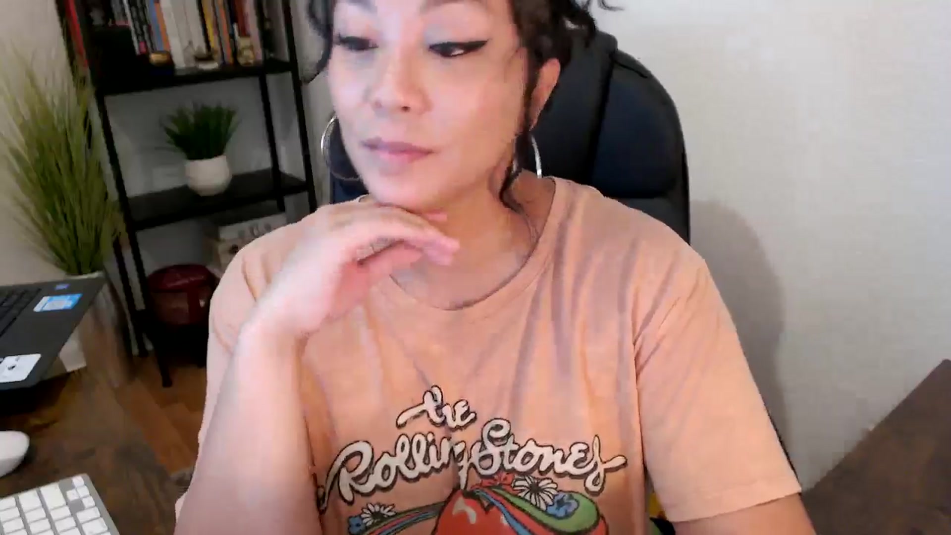 Gallery image thumbnail from MickaylaMinx's myfreecams stream on, 10/03/2024, 15:32 image 19 of 20