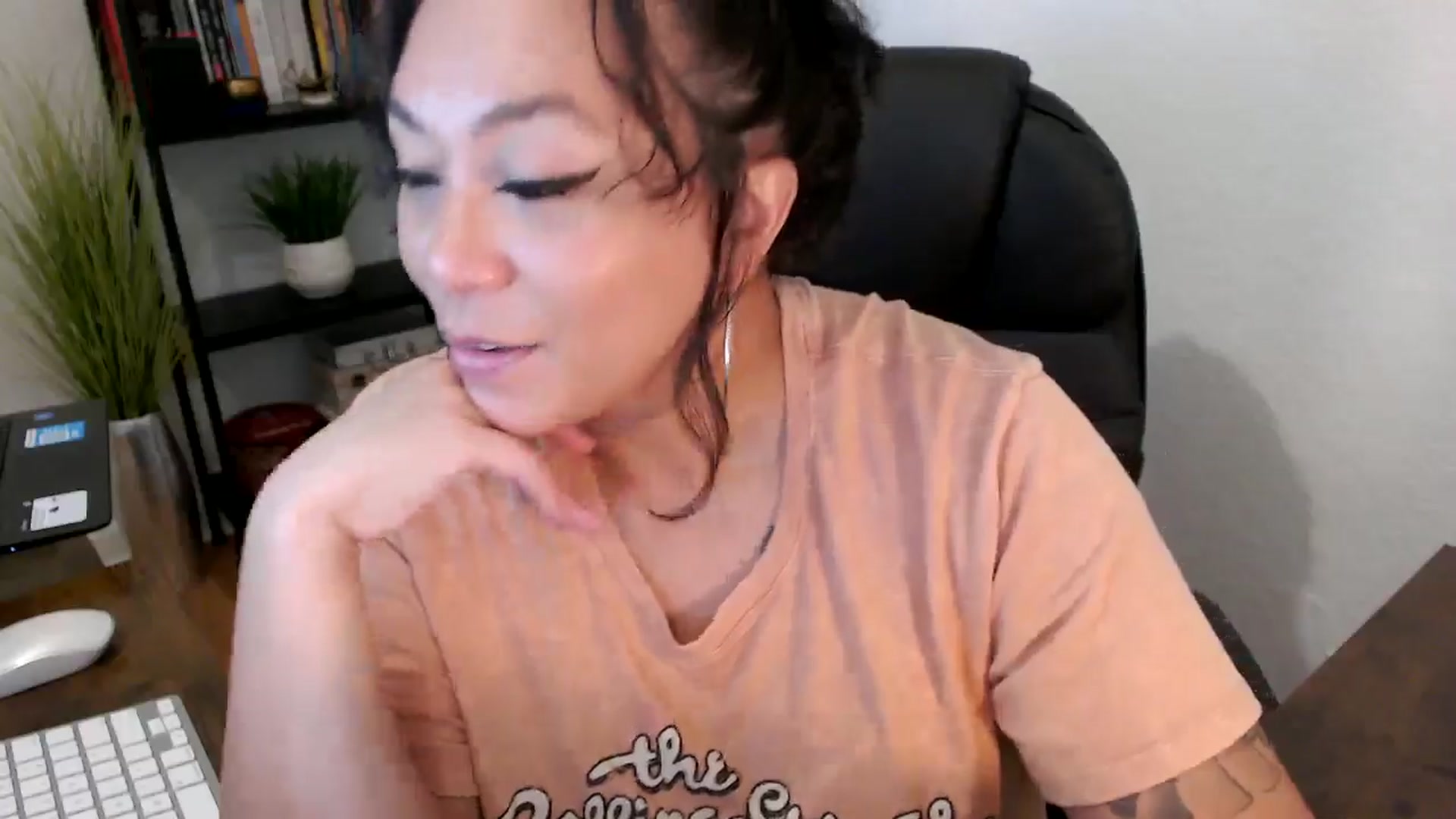 Gallery image thumbnail from MickaylaMinx's myfreecams stream on, 10/03/2024, 18:04 image 14 of 20