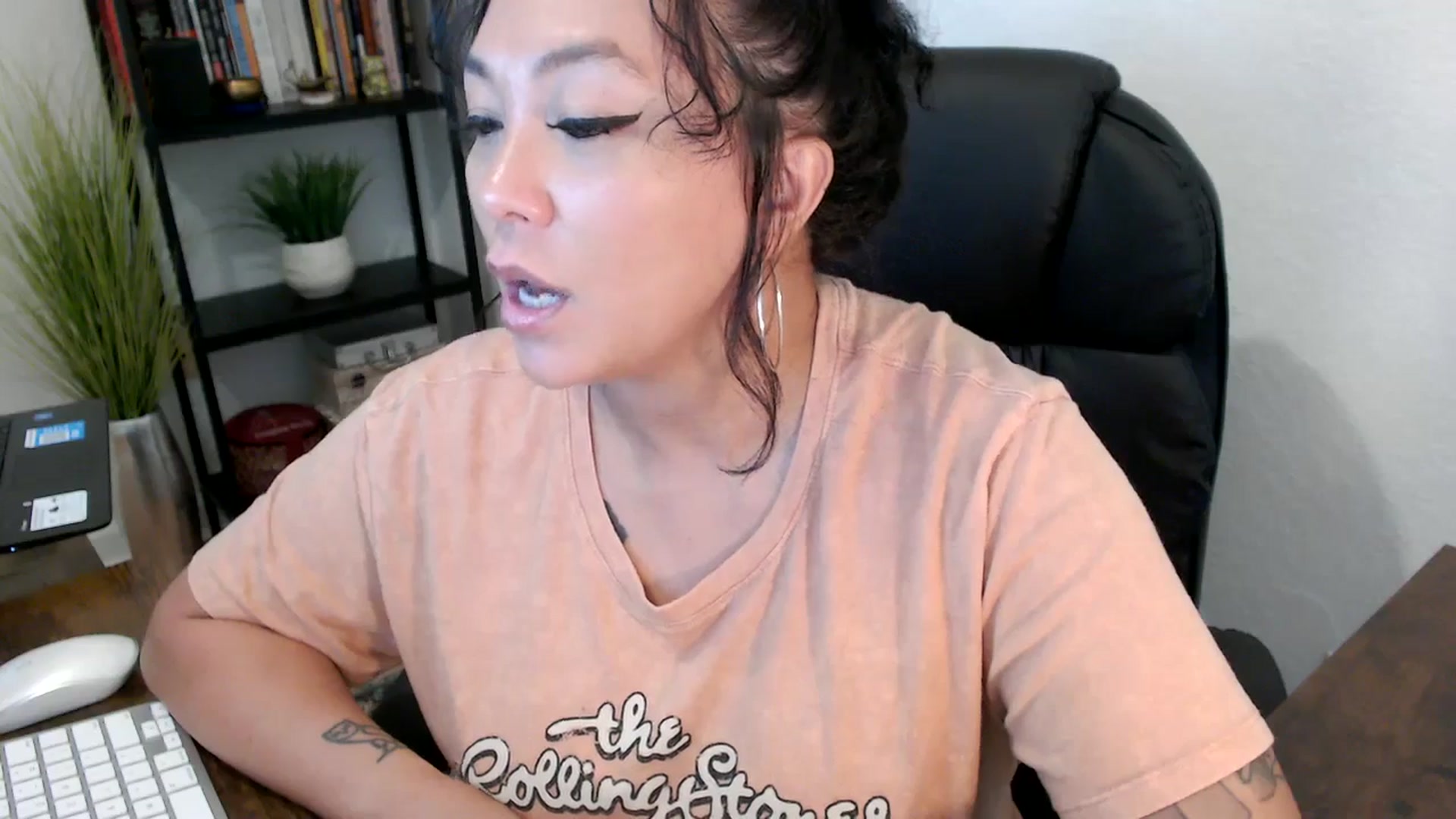 Gallery image thumbnail from MickaylaMinx's myfreecams stream on, 10/03/2024, 18:04 image 17 of 20