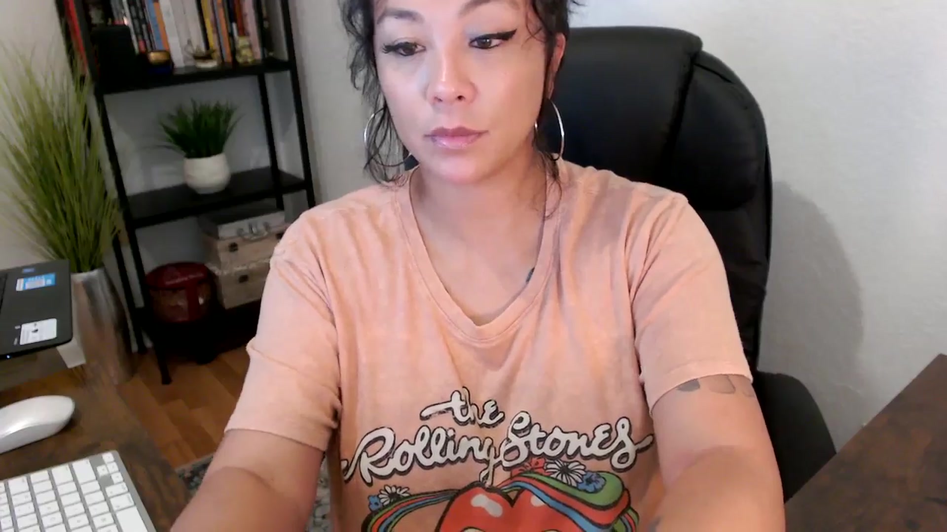 Gallery image thumbnail from MickaylaMinx's myfreecams stream on, 10/03/2024, 18:04 image 12 of 20