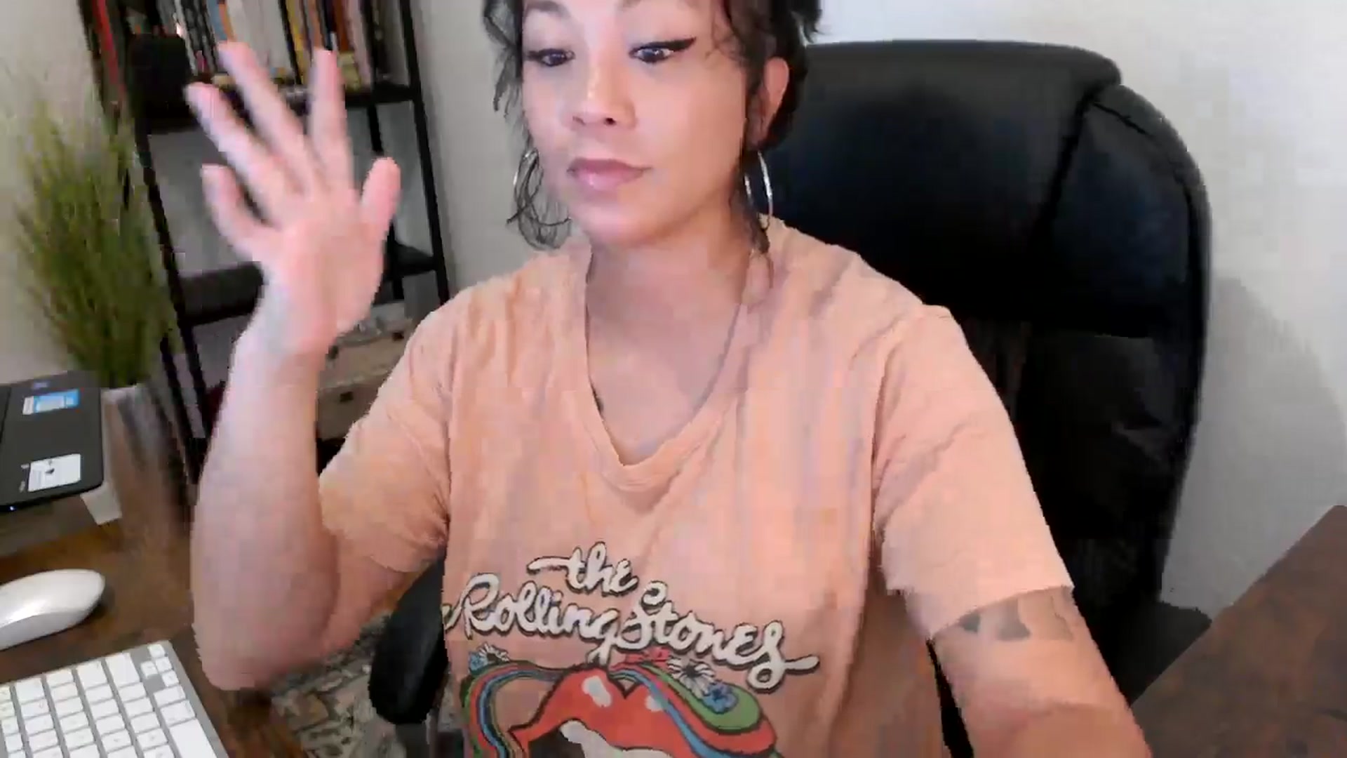 Gallery image thumbnail from MickaylaMinx's myfreecams stream on, 10/03/2024, 18:04 image 10 of 20