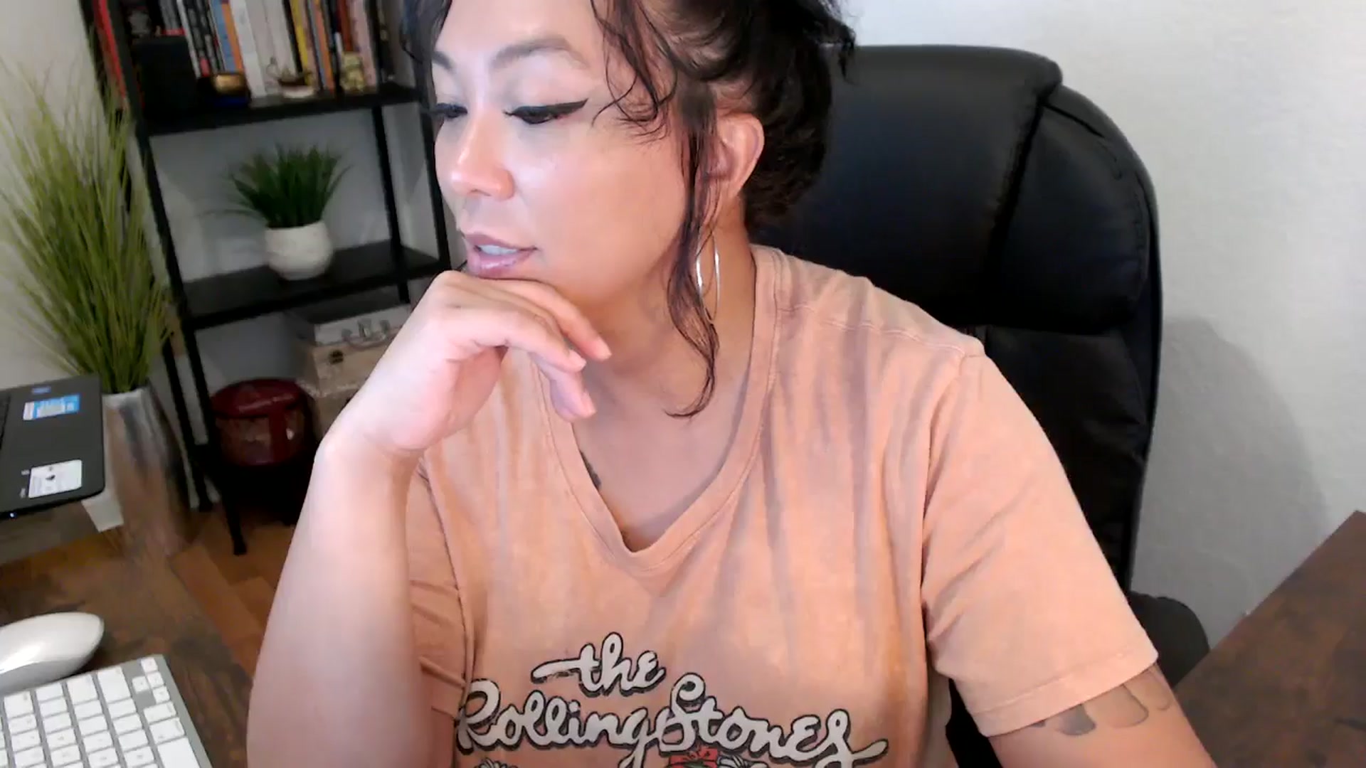 Gallery image thumbnail from MickaylaMinx's myfreecams stream on, 10/03/2024, 18:04 image 18 of 20