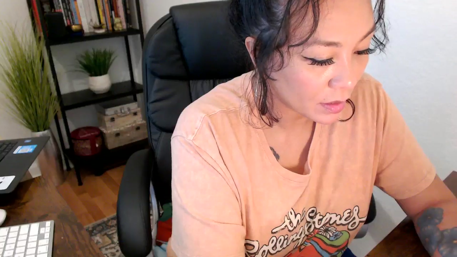 Gallery image thumbnail from MickaylaMinx's myfreecams stream on, 10/03/2024, 18:22 image 14 of 20
