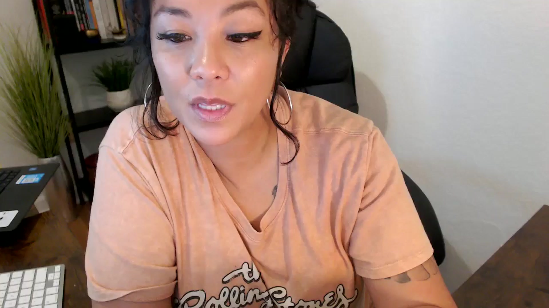Gallery image thumbnail from MickaylaMinx's myfreecams stream on, 10/03/2024, 18:22 image 20 of 20