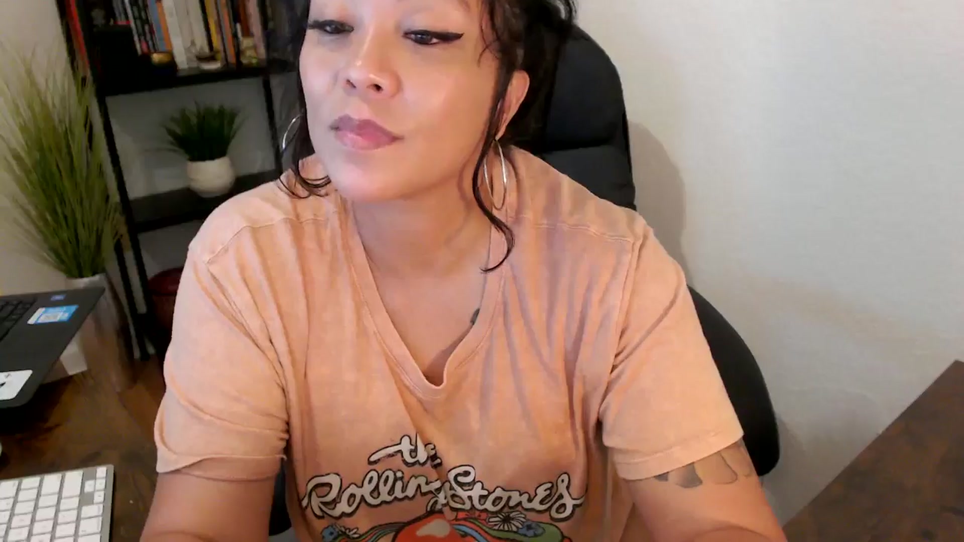 Gallery image thumbnail from MickaylaMinx's myfreecams stream on, 10/03/2024, 18:22 image 19 of 20