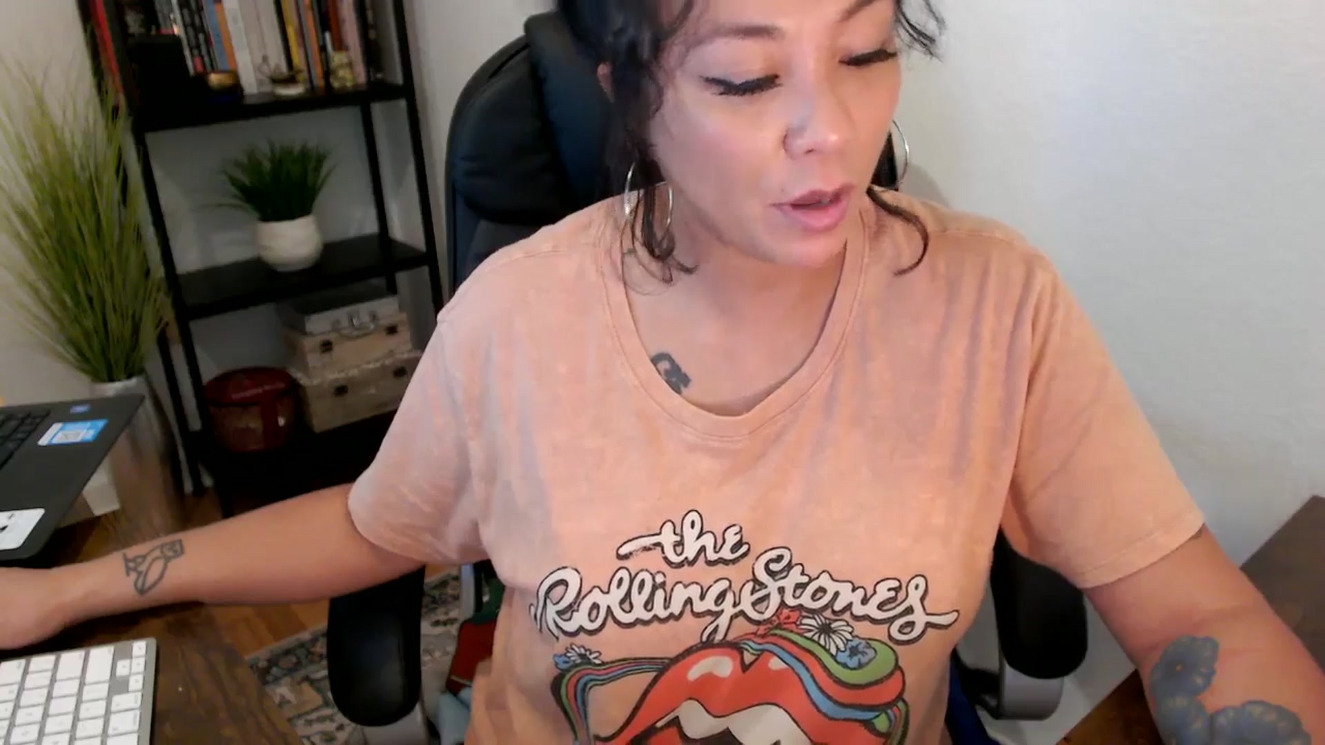 Gallery image thumbnail from MickaylaMinx's myfreecams stream on, 10/03/2024, 18:22 image 16 of 20