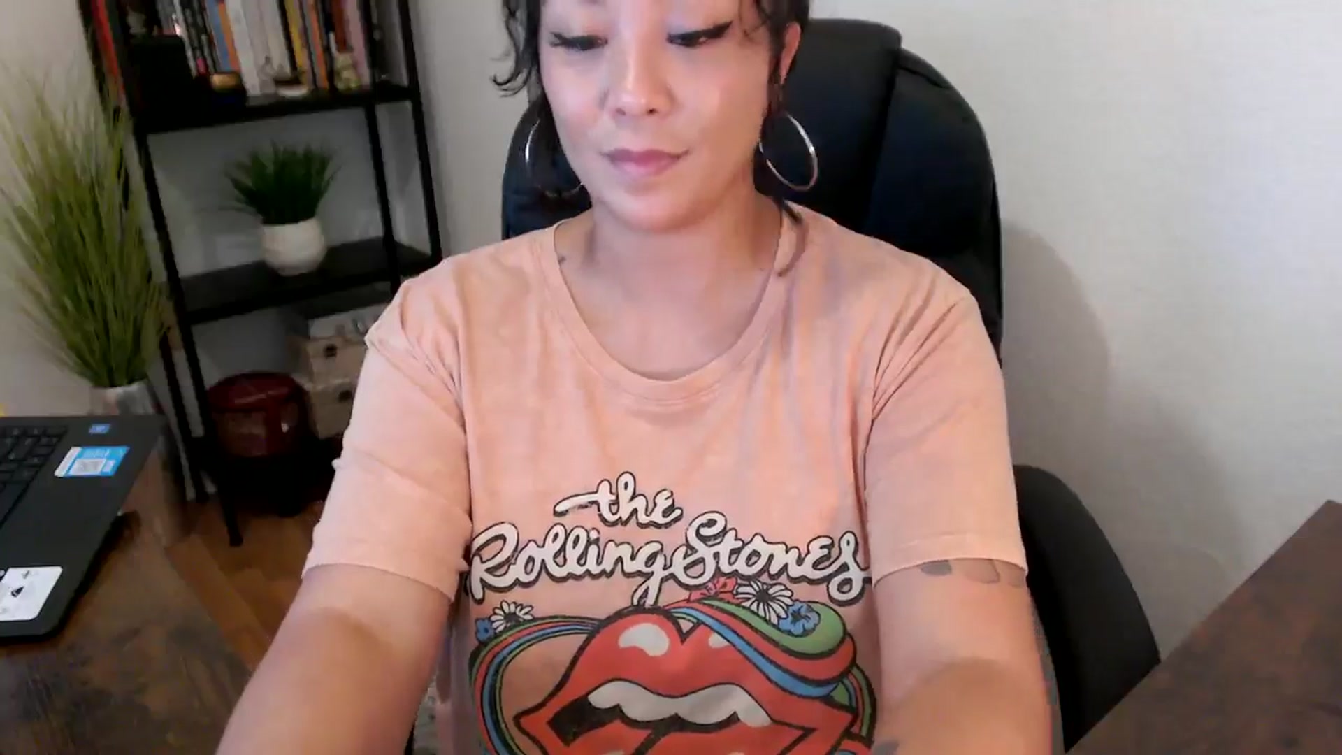 Gallery image thumbnail from MickaylaMinx's myfreecams stream on, 10/03/2024, 19:05 image 20 of 20