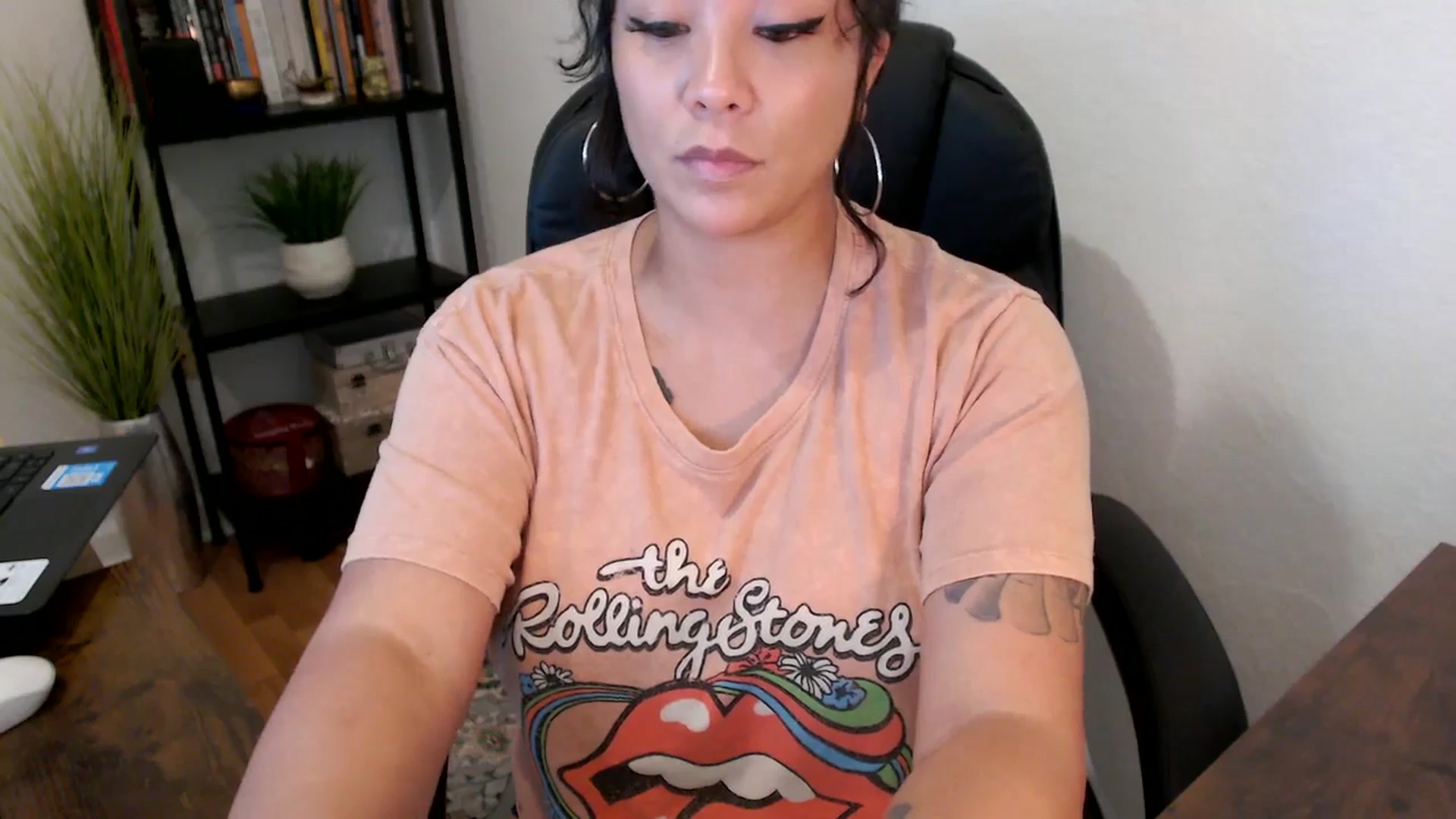 Gallery image thumbnail from MickaylaMinx's myfreecams stream on, 10/03/2024, 19:05 image 17 of 20