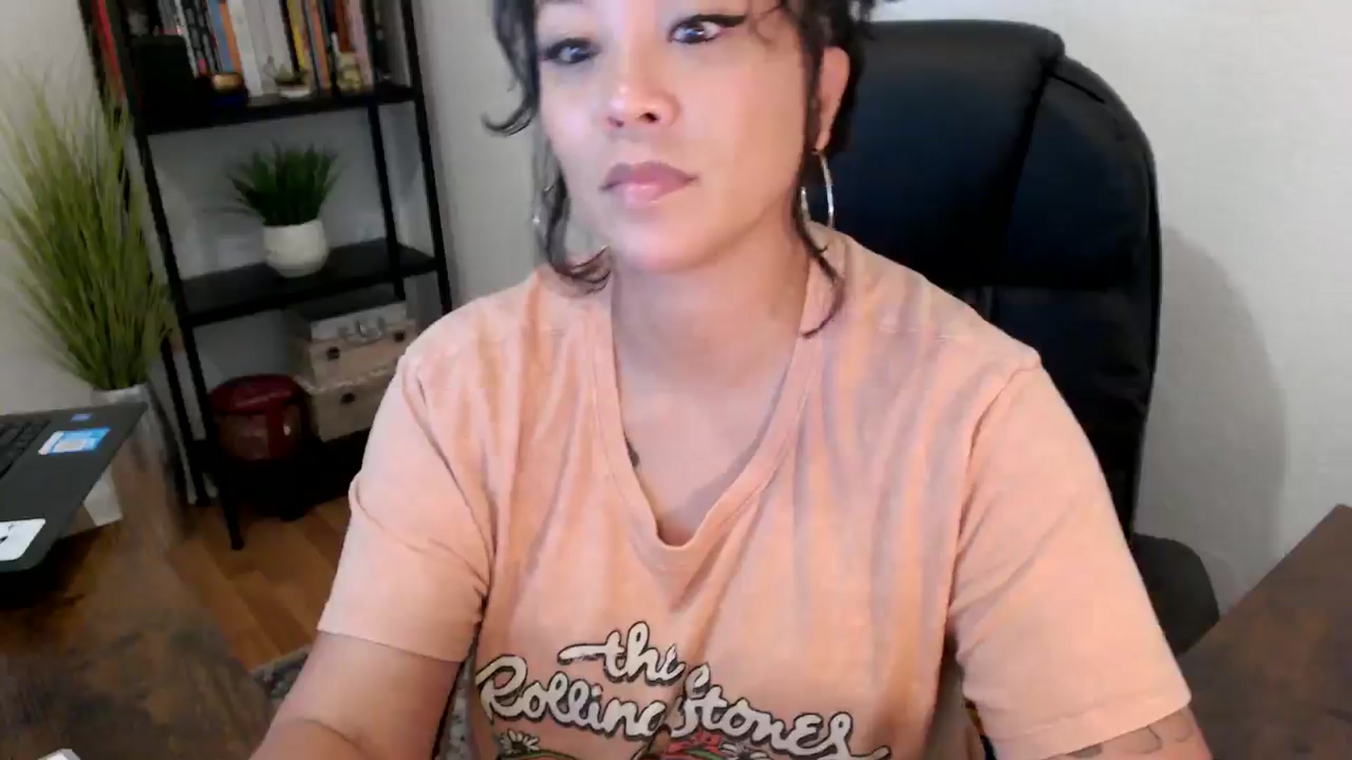 Gallery image thumbnail from MickaylaMinx's myfreecams stream on, 10/03/2024, 19:05 image 10 of 20