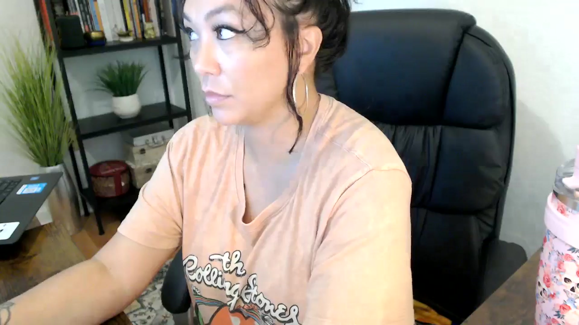 Gallery image thumbnail from MickaylaMinx's myfreecams stream on, 10/03/2024, 19:05 image 8 of 20