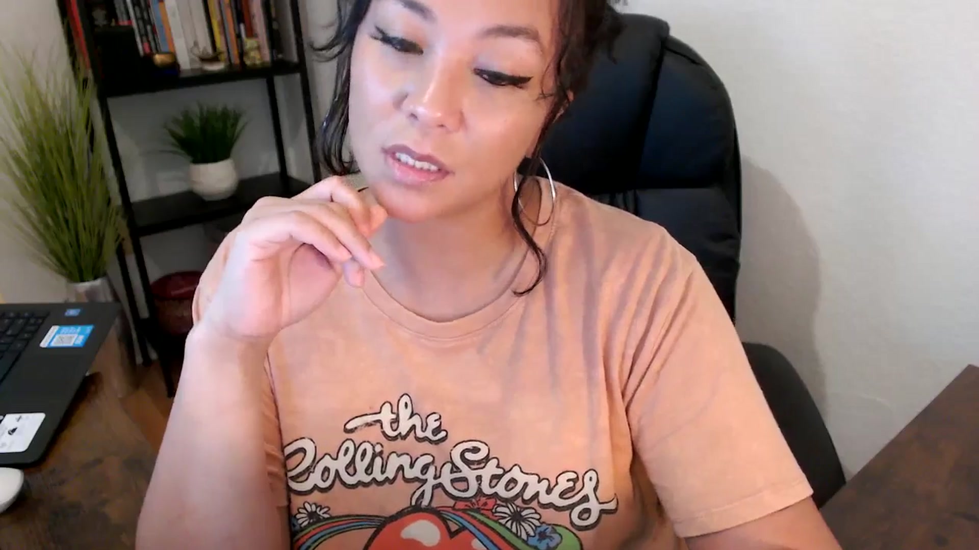 Gallery image thumbnail from MickaylaMinx's myfreecams stream on, 10/03/2024, 19:05 image 19 of 20