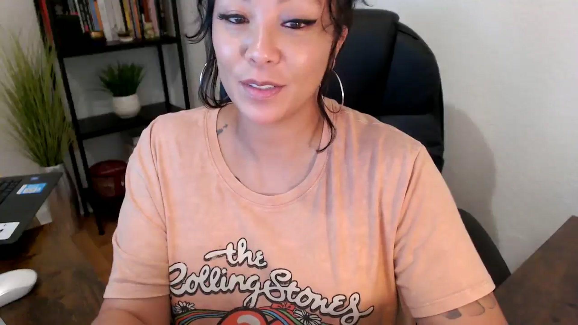 Gallery image thumbnail from MickaylaMinx's myfreecams stream on, 10/03/2024, 19:05 image 14 of 20