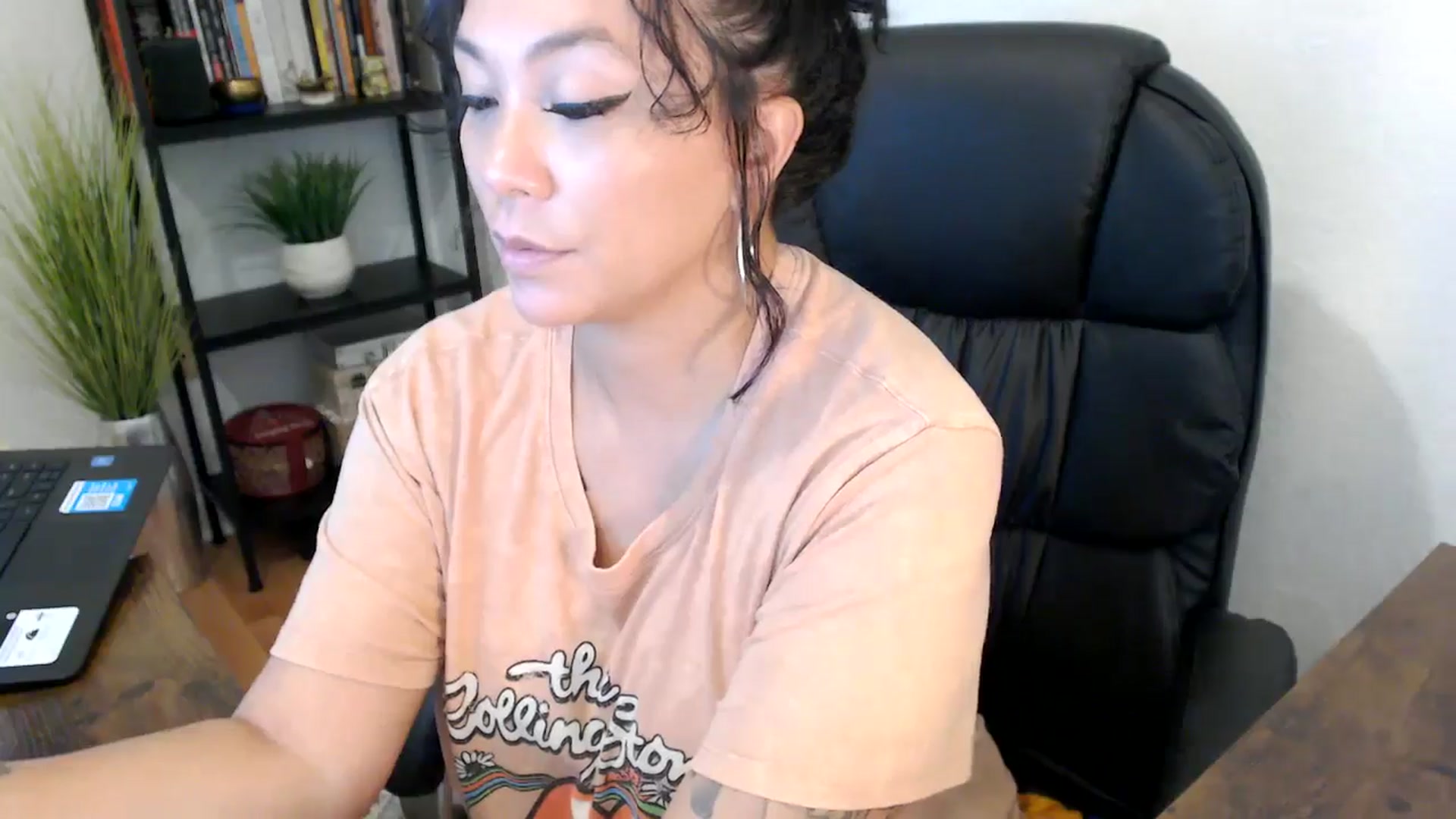 Gallery image thumbnail from MickaylaMinx's myfreecams stream on, 10/03/2024, 19:37 image 14 of 20