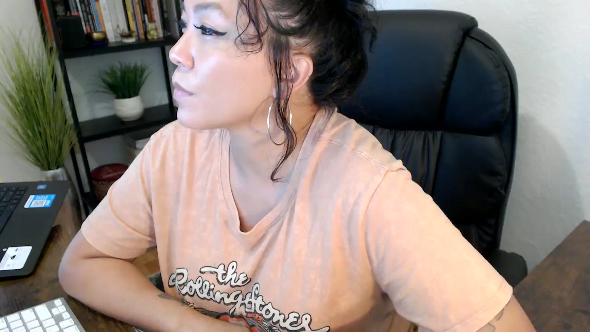 Gallery image thumbnail from MickaylaMinx's myfreecams stream on, 10/03/2024, 19:37 image 8 of 20