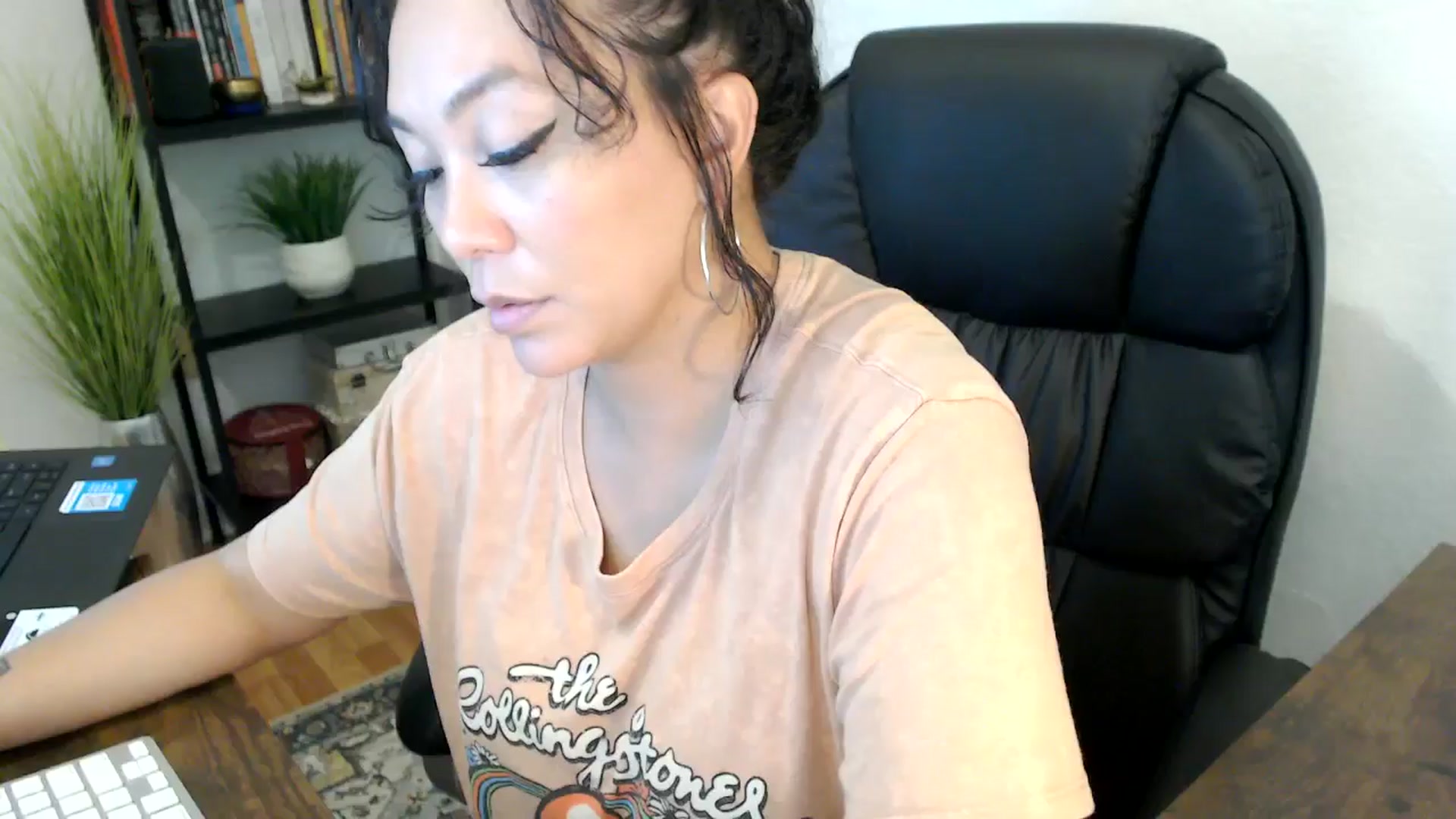 Gallery image thumbnail from MickaylaMinx's myfreecams stream on, 10/03/2024, 19:37 image 13 of 20