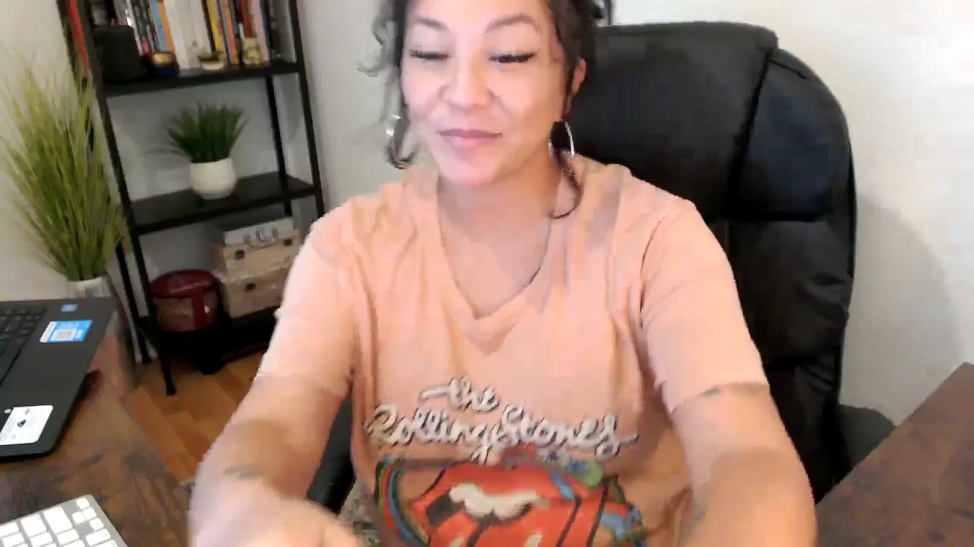 Gallery image thumbnail from MickaylaMinx's myfreecams stream on, 10/03/2024, 19:37 image 16 of 20