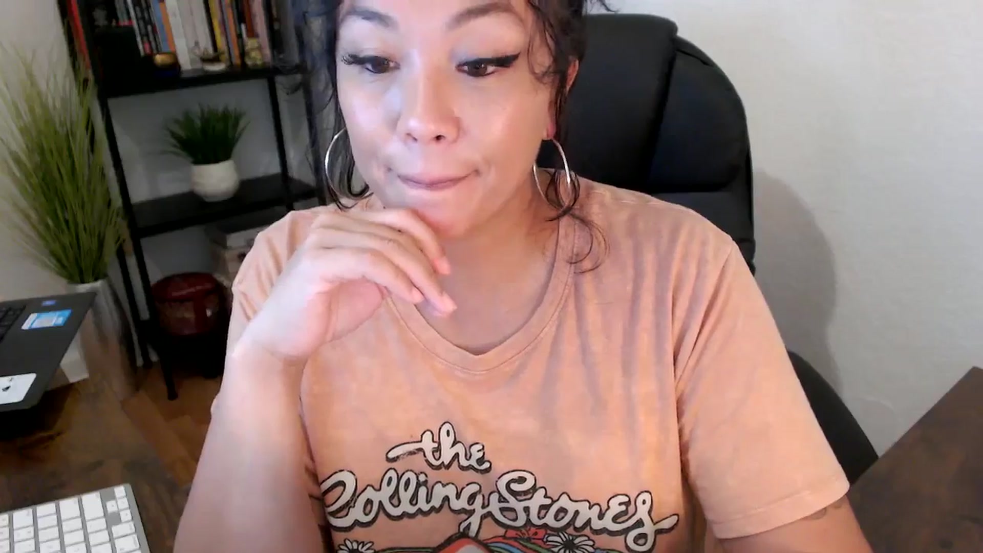 Gallery image thumbnail from MickaylaMinx's myfreecams stream on, 10/03/2024, 20:44 image 19 of 20