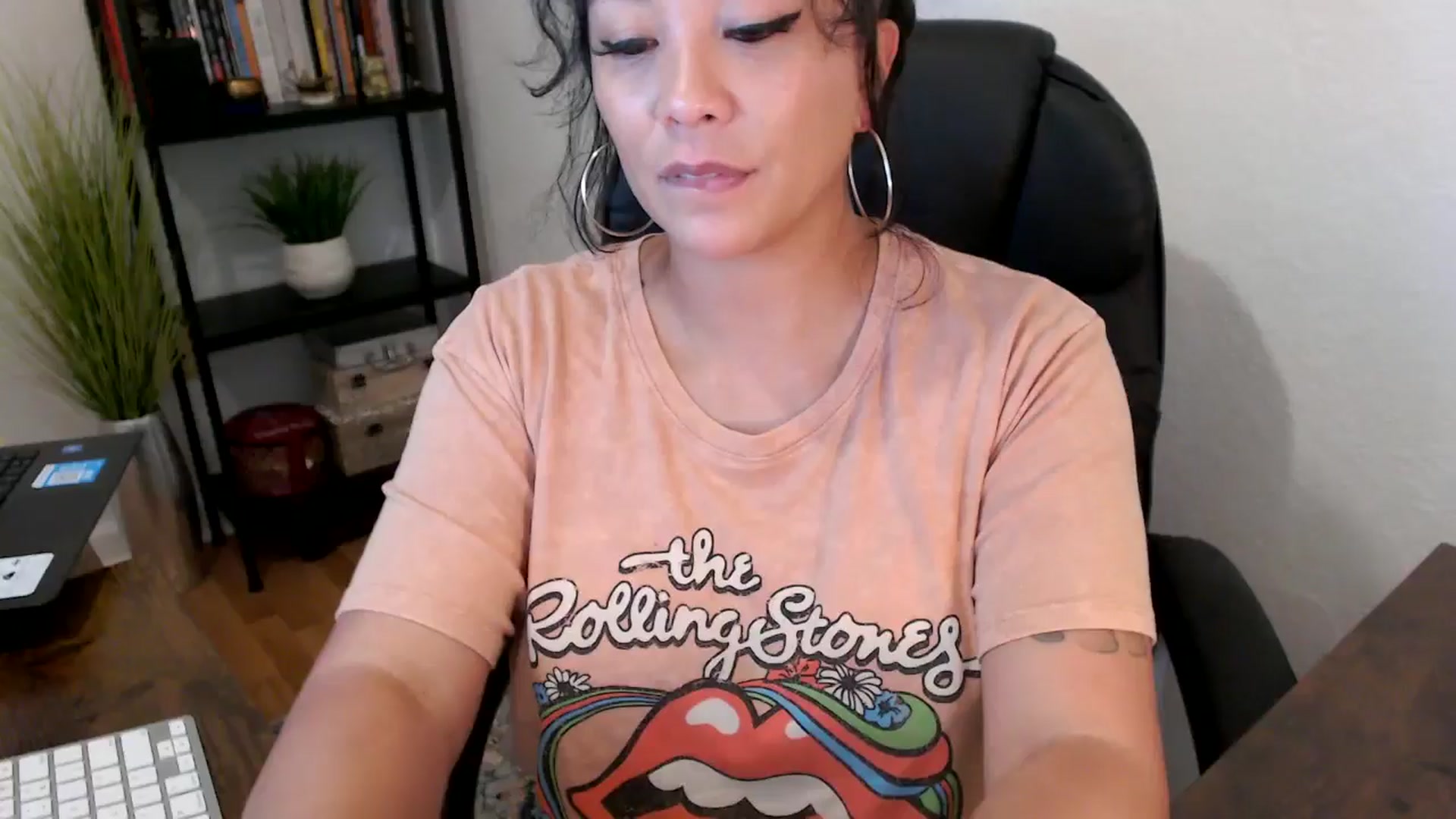 Gallery image thumbnail from MickaylaMinx's myfreecams stream on, 10/03/2024, 20:44 image 20 of 20