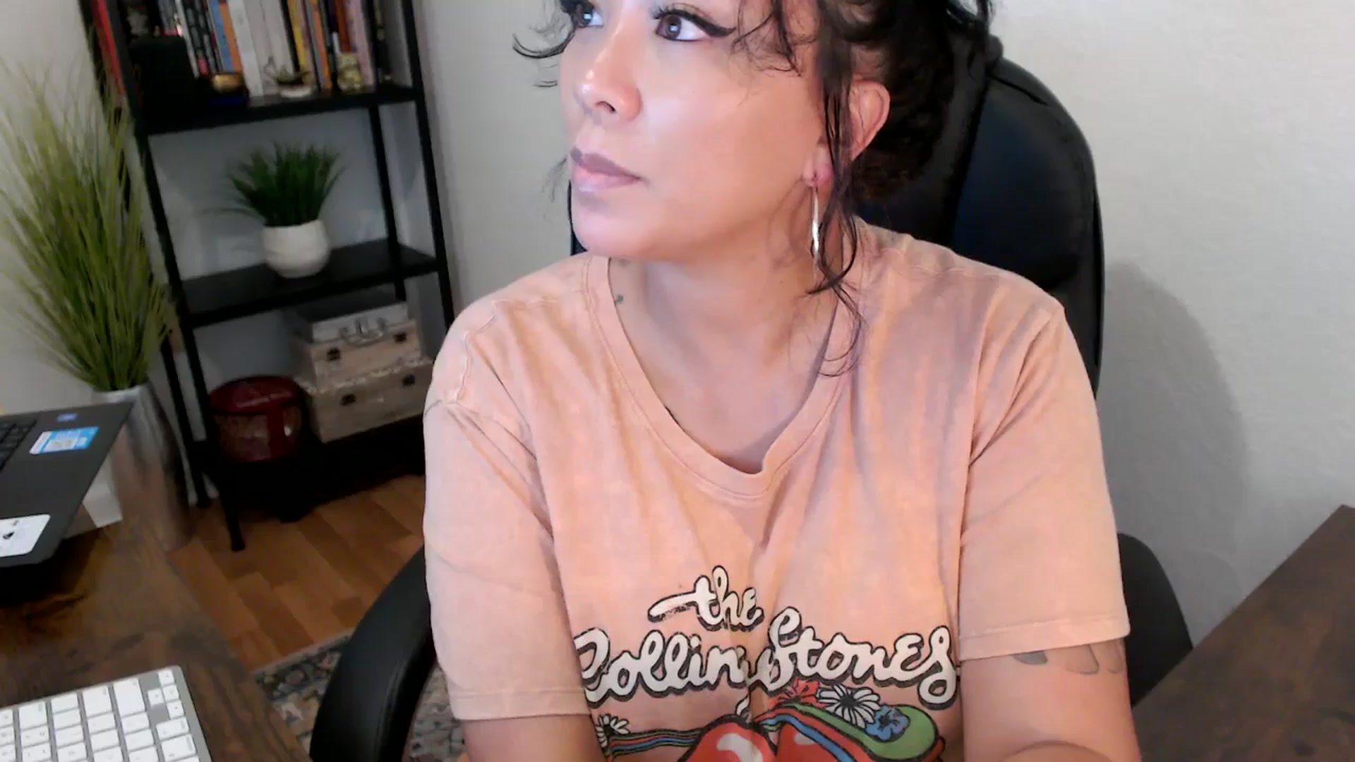 Gallery image thumbnail from MickaylaMinx's myfreecams stream on, 10/03/2024, 20:44 image 9 of 20