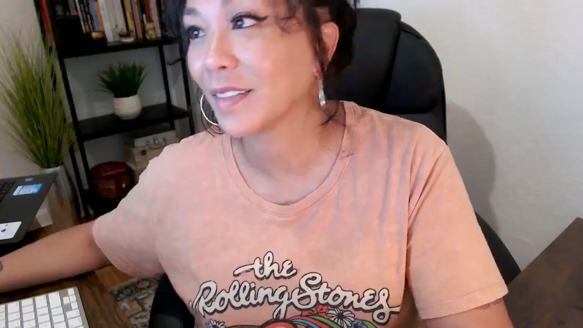 Gallery image thumbnail from MickaylaMinx's myfreecams stream on, 10/03/2024, 20:44 image 18 of 20