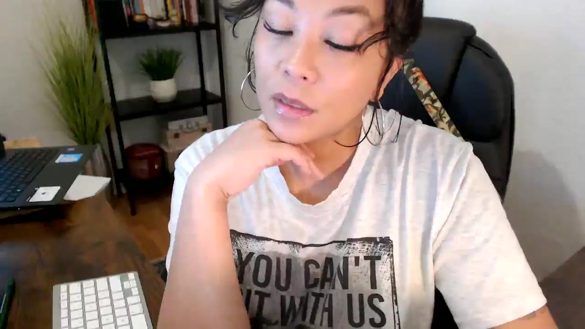 Gallery image thumbnail from MickaylaMinx's myfreecams stream on, 10/04/2024, 15:19 image 7 of 20