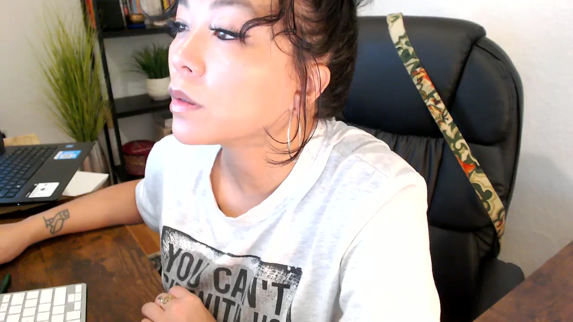 Gallery image thumbnail from MickaylaMinx's myfreecams stream on, 10/04/2024, 15:19 image 15 of 20