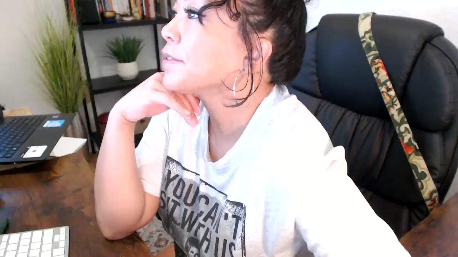 Gallery image thumbnail from MickaylaMinx's myfreecams stream on, 10/04/2024, 15:19 image 18 of 20