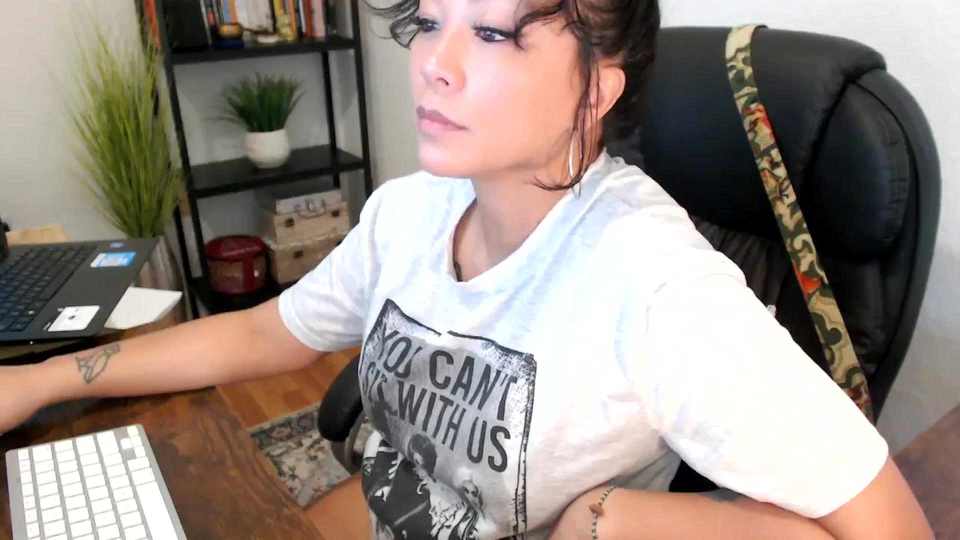 Gallery image thumbnail from MickaylaMinx's myfreecams stream on, 10/04/2024, 16:03 image 15 of 20