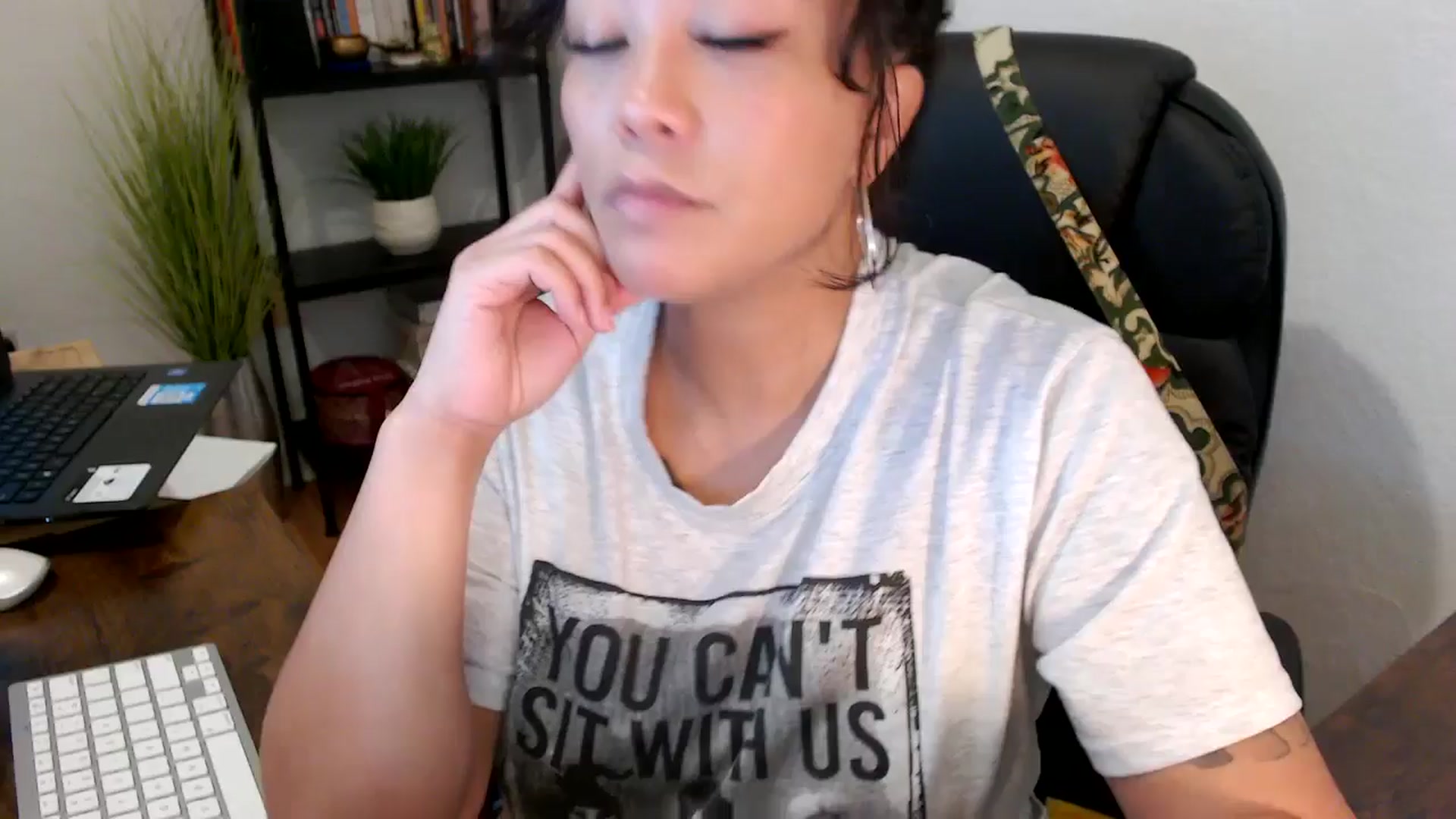 Gallery image thumbnail from MickaylaMinx's myfreecams stream on, 10/04/2024, 16:03 image 17 of 20