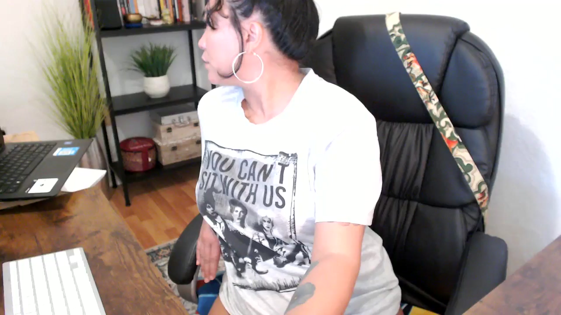 Gallery image thumbnail from MickaylaMinx's myfreecams stream on, 10/04/2024, 16:46 image 7 of 20