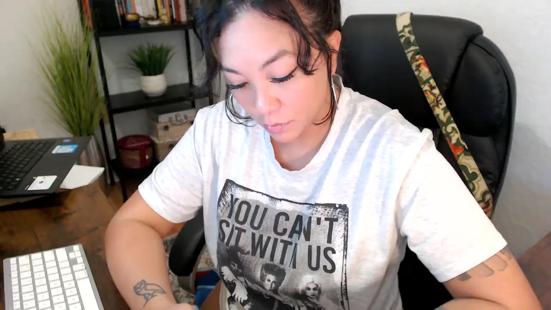 Gallery image thumbnail from MickaylaMinx's myfreecams stream on, 10/04/2024, 16:46 image 15 of 20